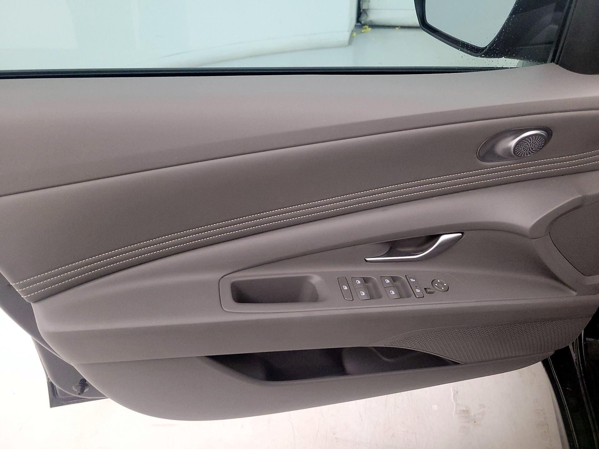 Thumbnail: 2023 Hyundai Elantra - 12