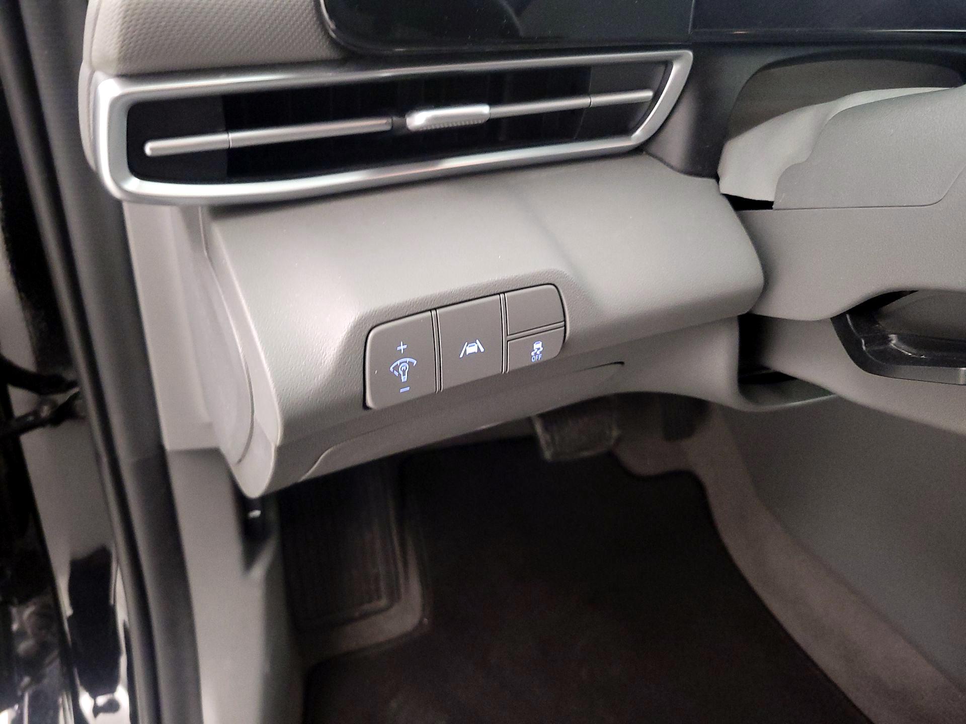 Thumbnail: 2023 Hyundai Elantra - 13