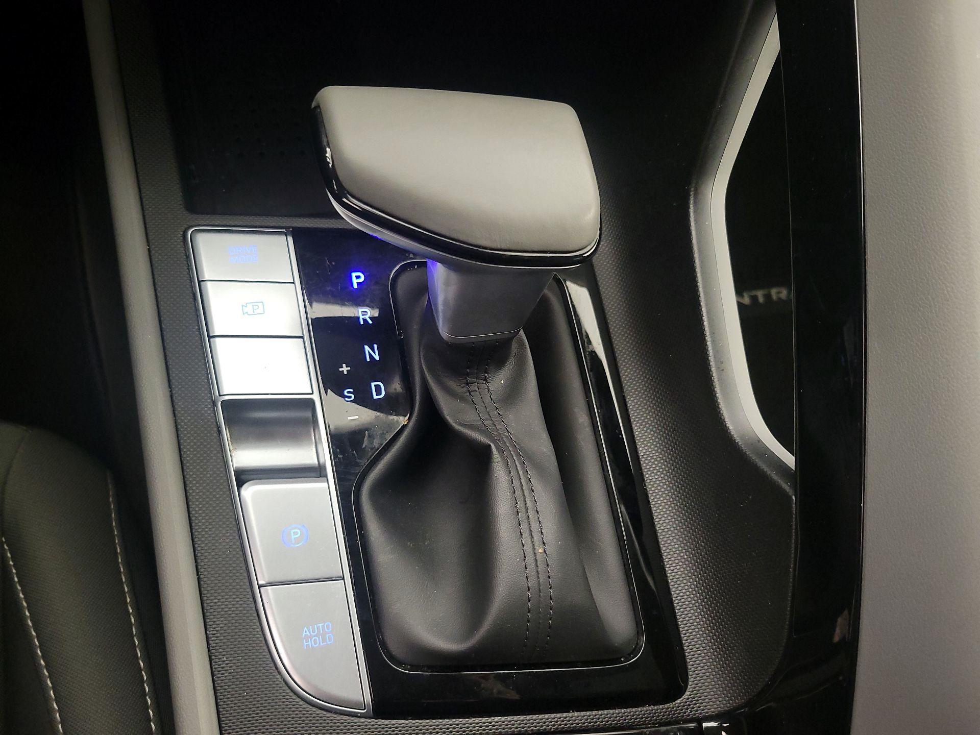 Thumbnail: 2023 Hyundai Elantra - 17