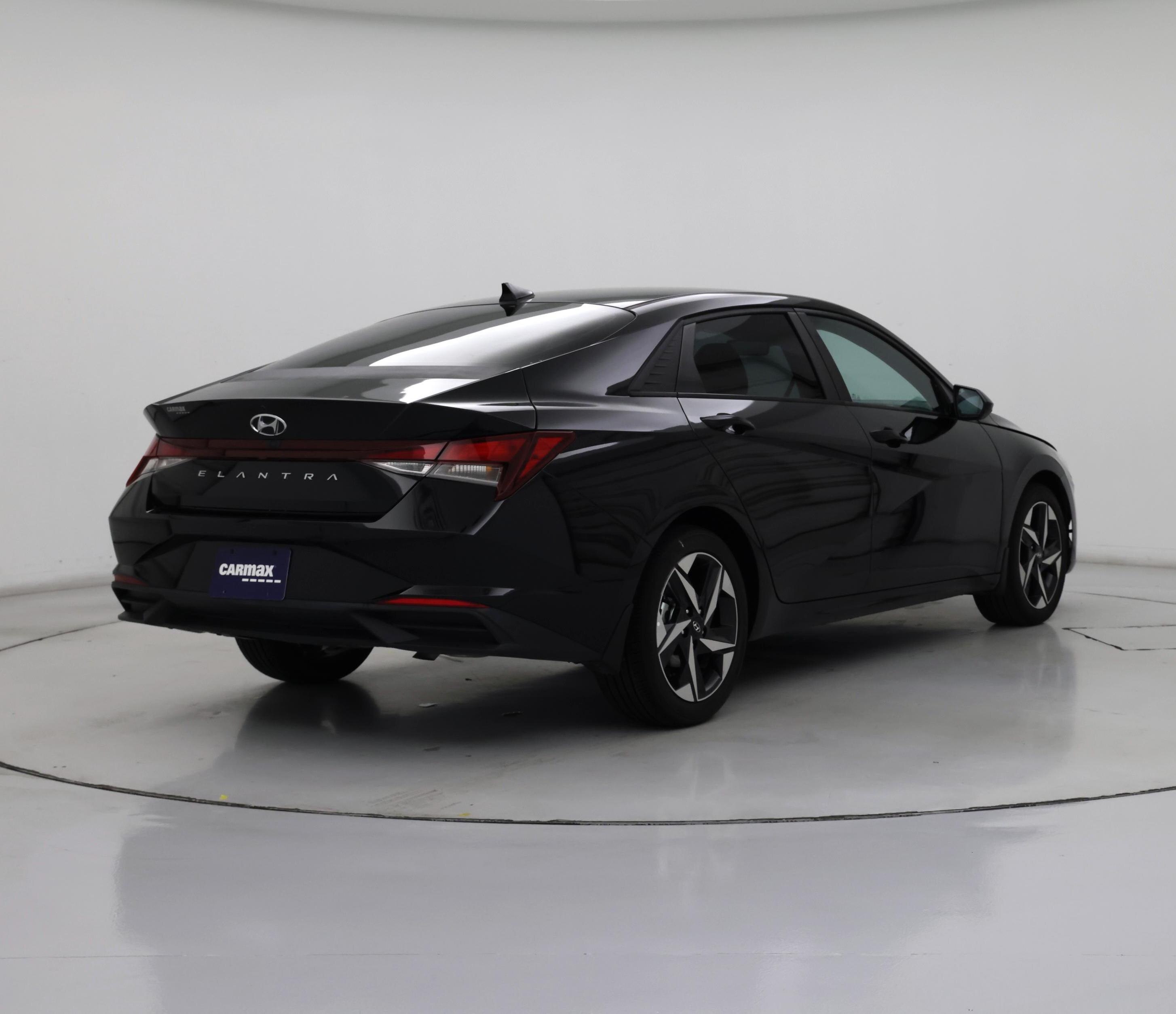 Thumbnail: 2023 Hyundai Elantra - 8