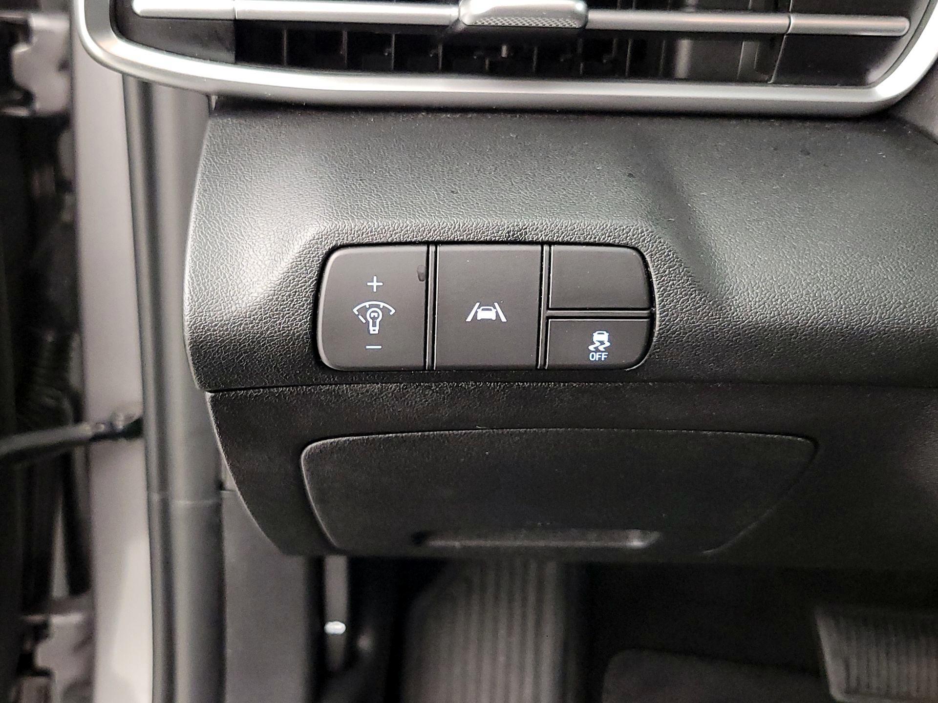 Thumbnail: 2023 Hyundai Elantra - 13