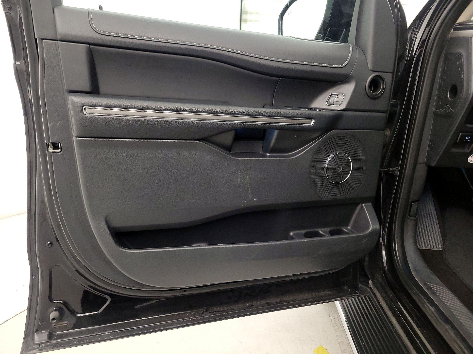 Thumbnail: 2023 Ford Expedition - 12