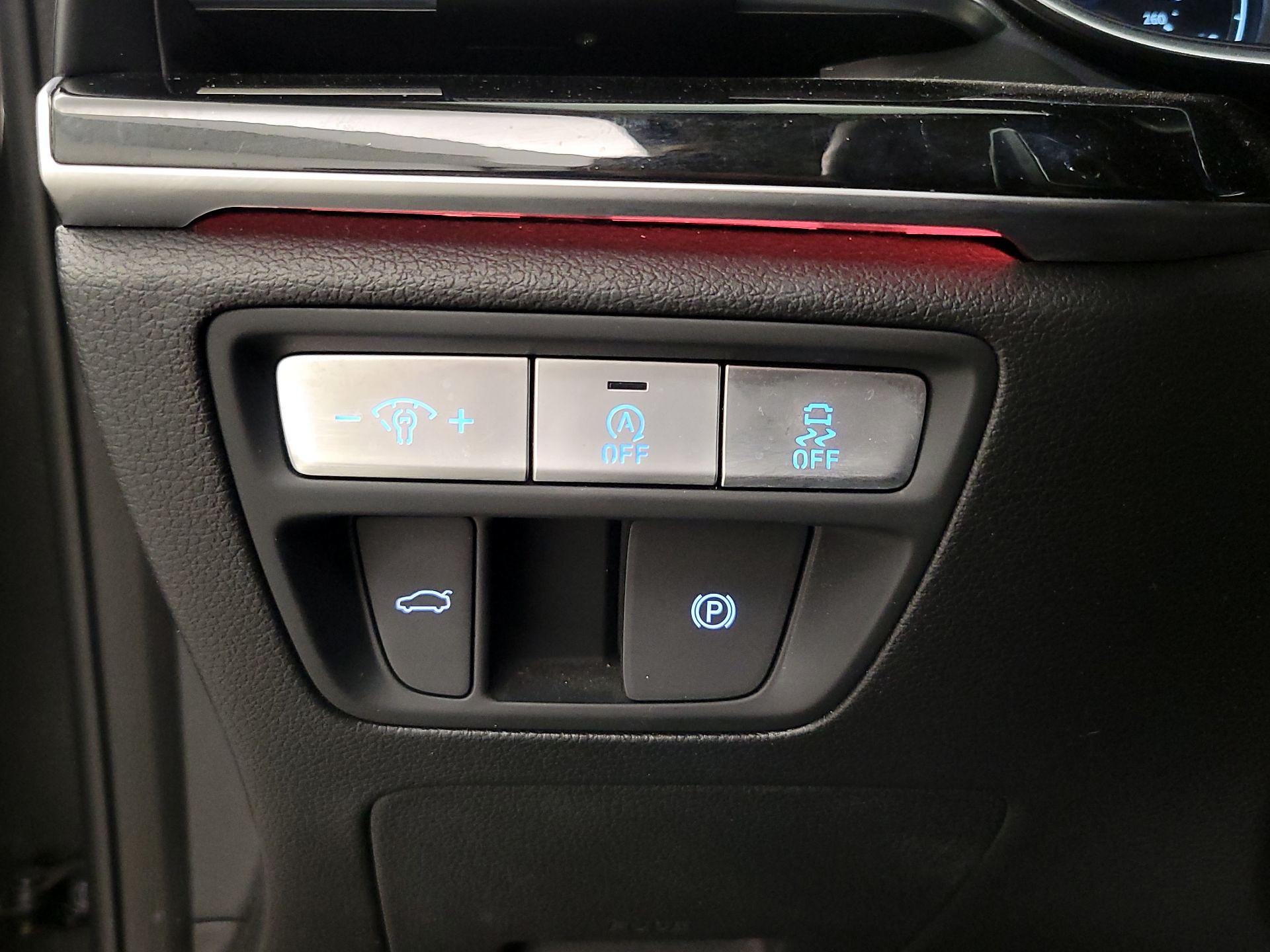 Thumbnail: 2023 Genesis G80 - 13