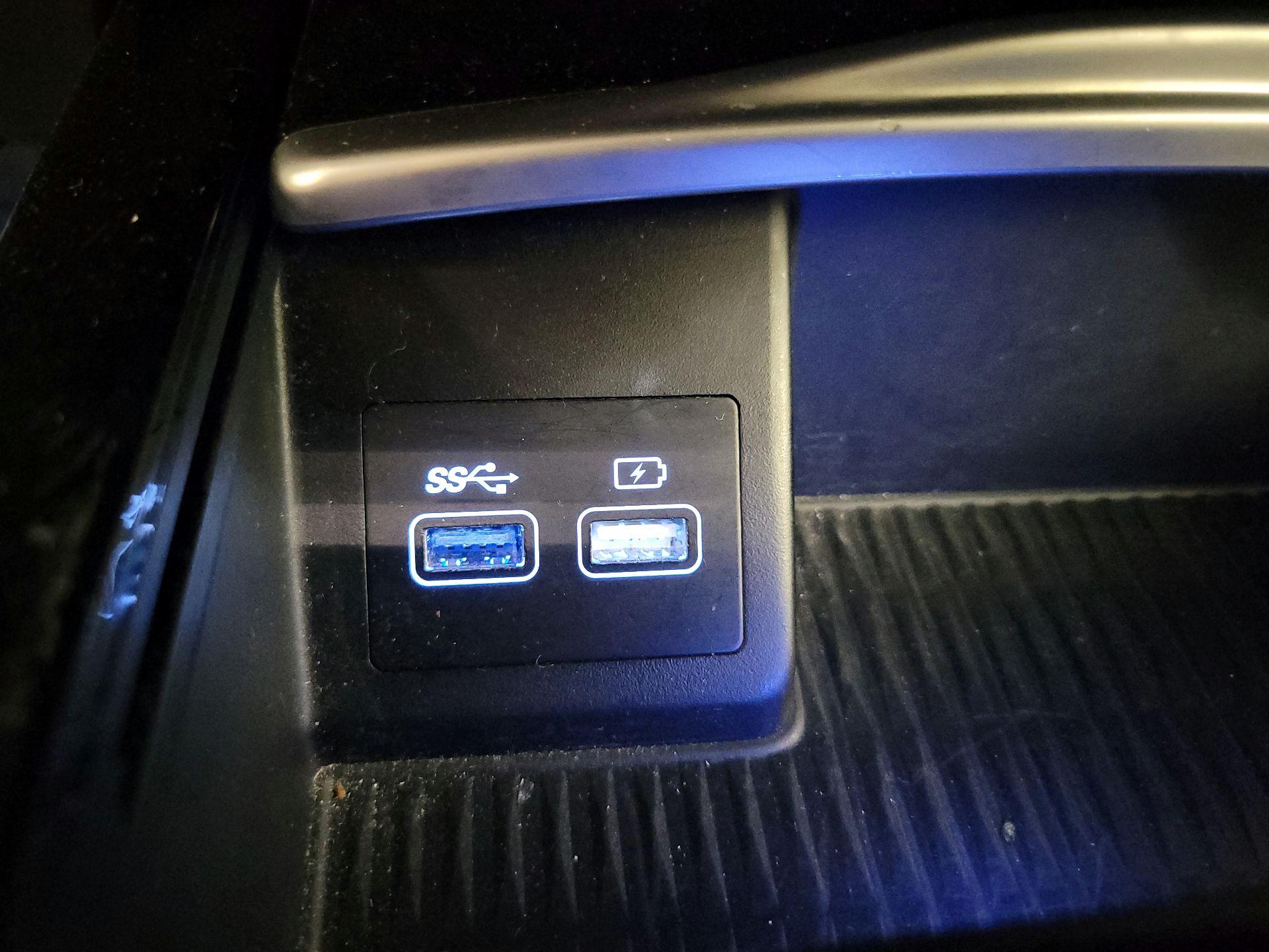 Thumbnail: 2023 Genesis G80 - 19