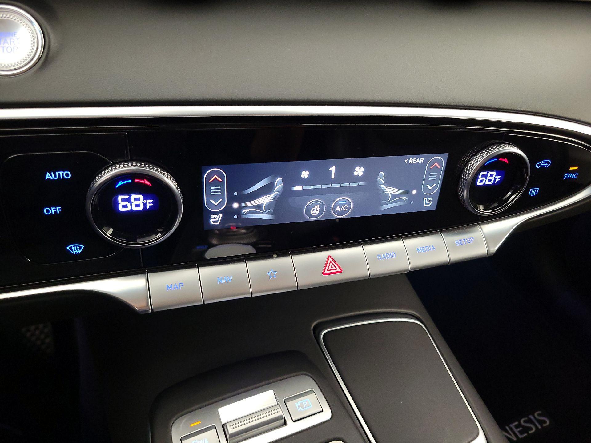 Thumbnail: 2025 Genesis GV70 - 17