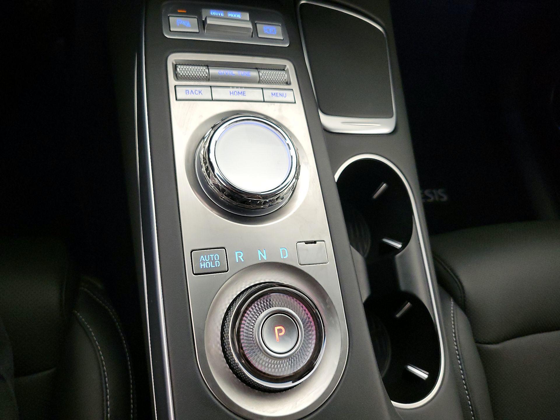 Thumbnail: 2025 Genesis GV70 - 18