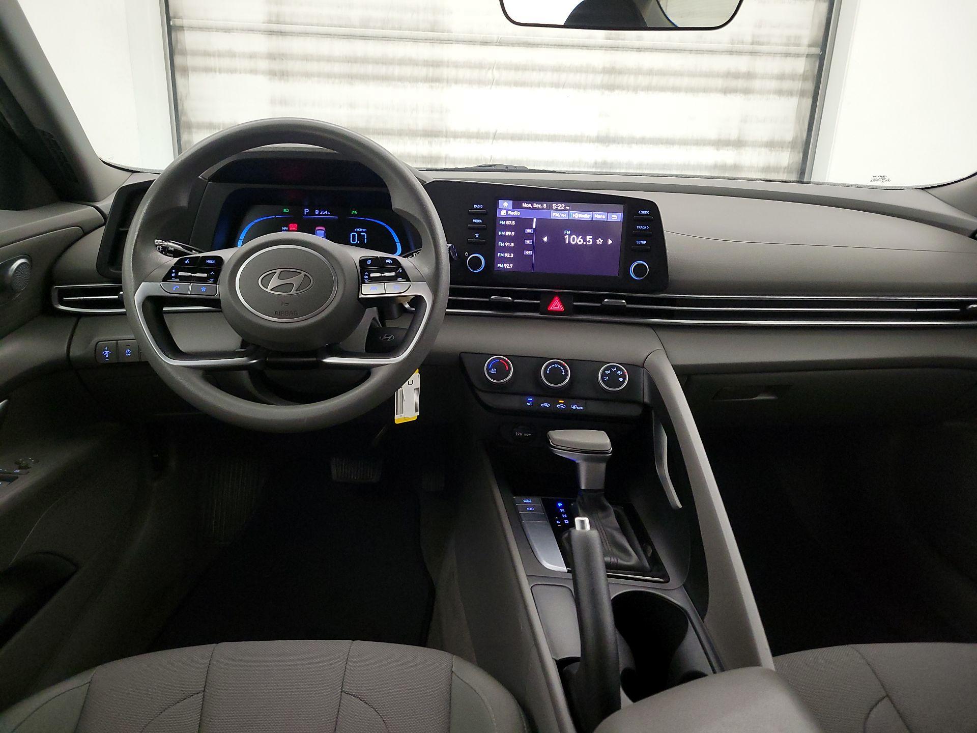 Thumbnail: 2024 Hyundai Elantra - 9