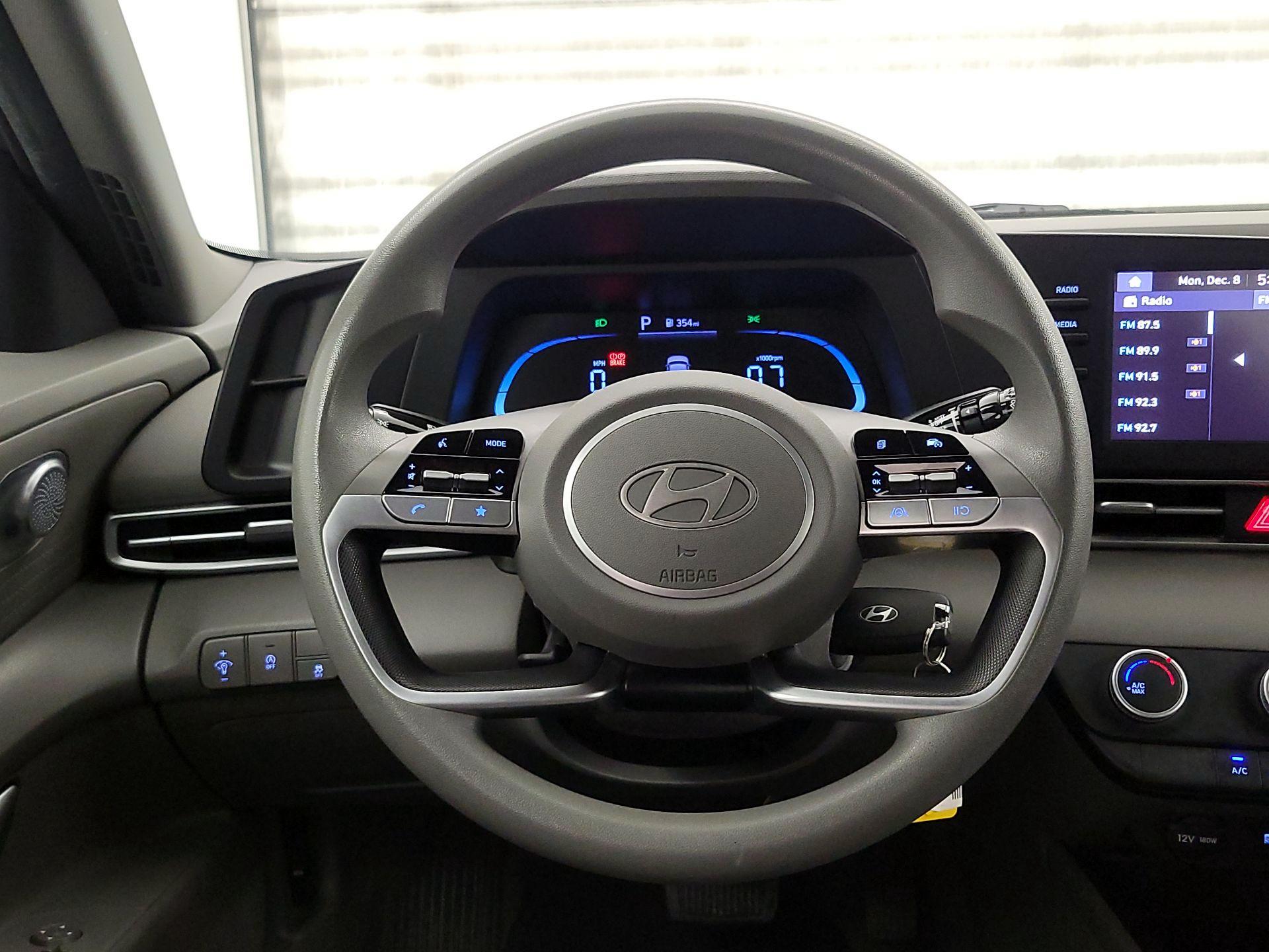 Thumbnail: 2024 Hyundai Elantra - 10