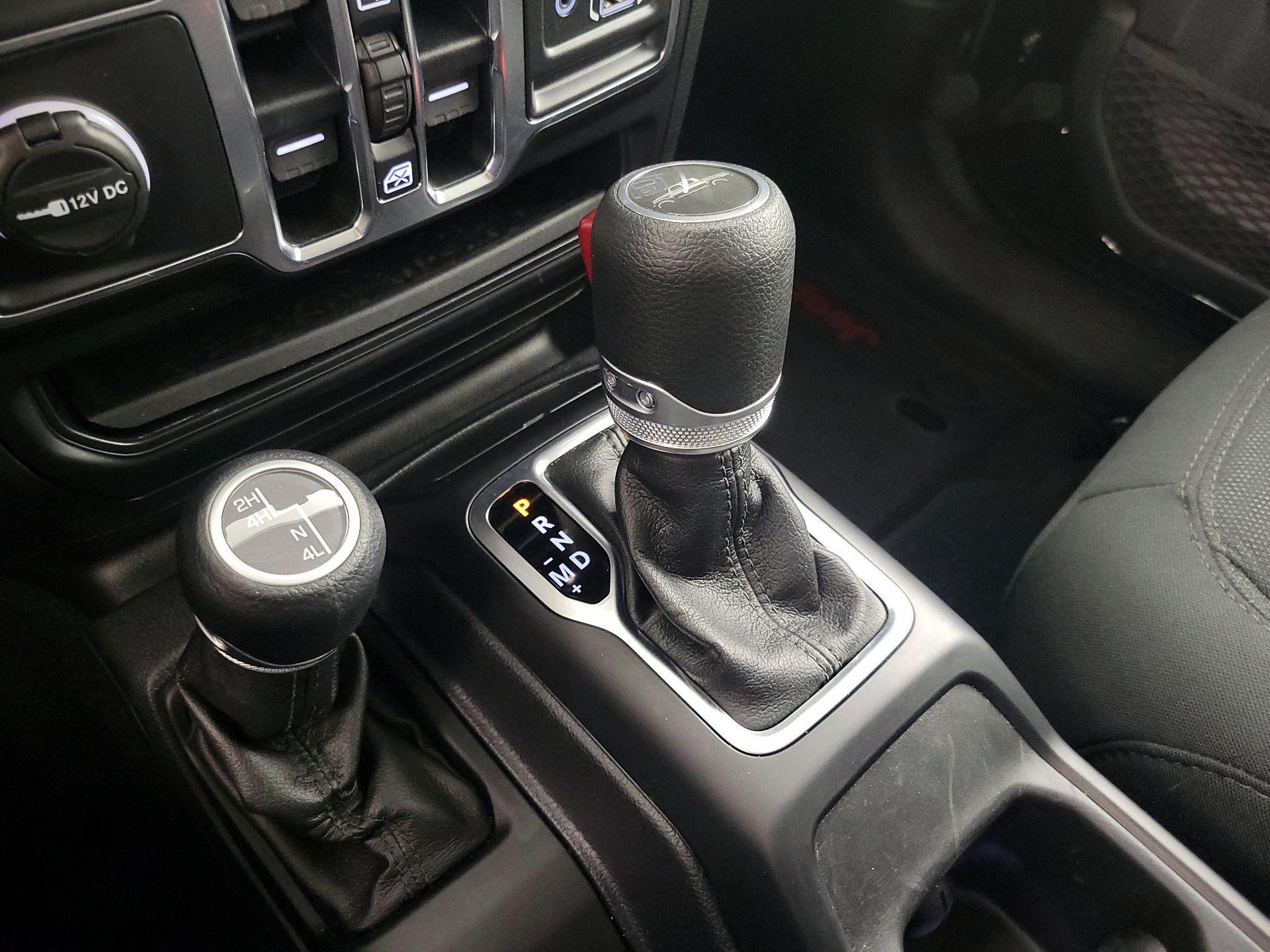 Thumbnail: 2020 Jeep Gladiator - 17