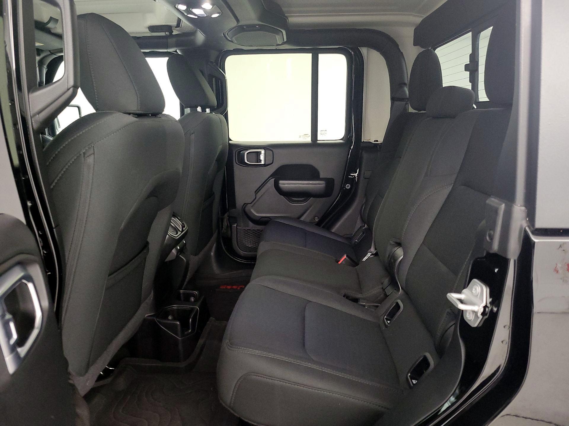 Thumbnail: 2020 Jeep Gladiator - 19