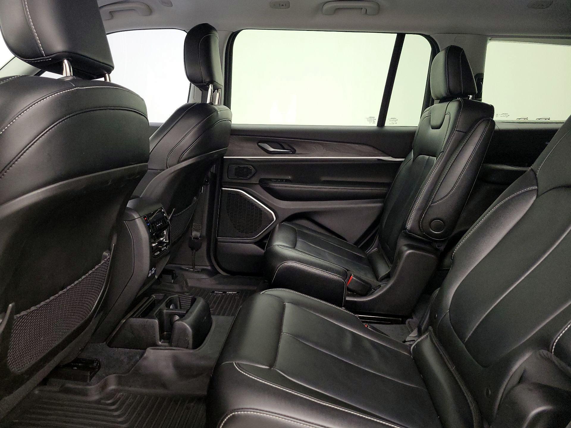 Thumbnail: 2023 Jeep Grand Cherokee L - 19