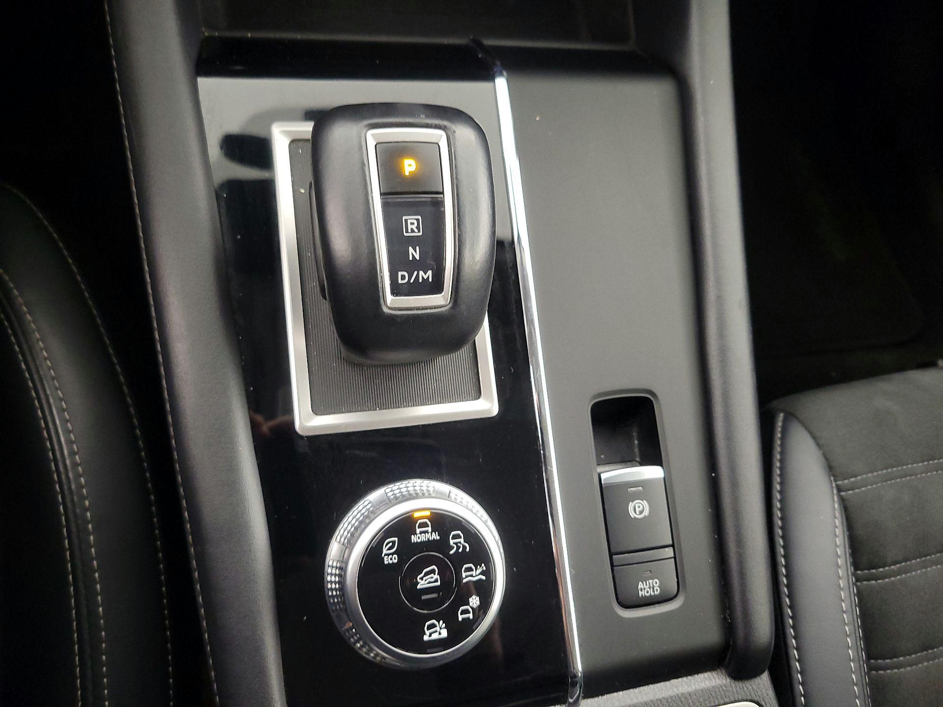 Thumbnail: 2024 Mitsubishi Outlander - 18