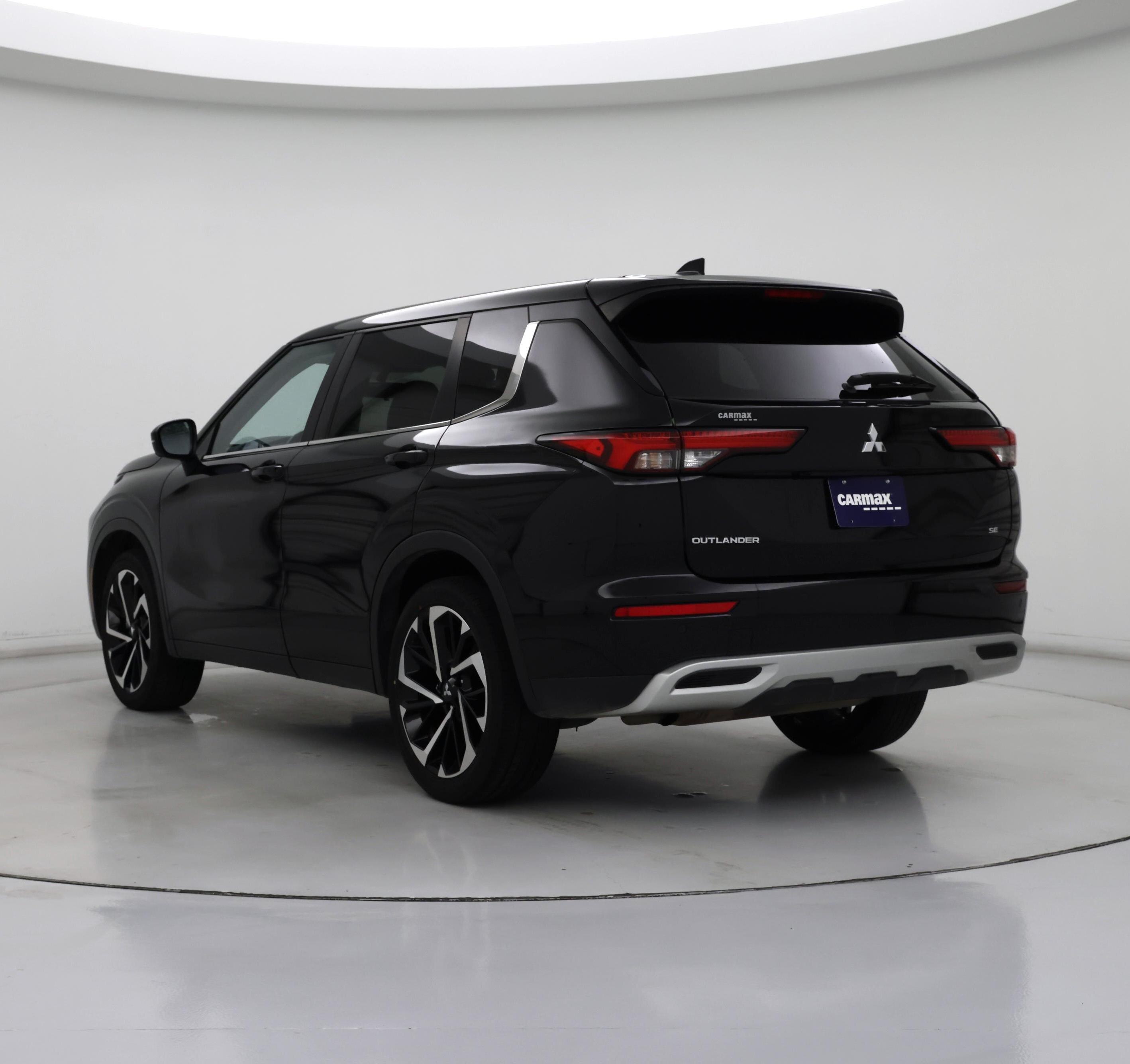 Thumbnail: 2024 Mitsubishi Outlander - 2