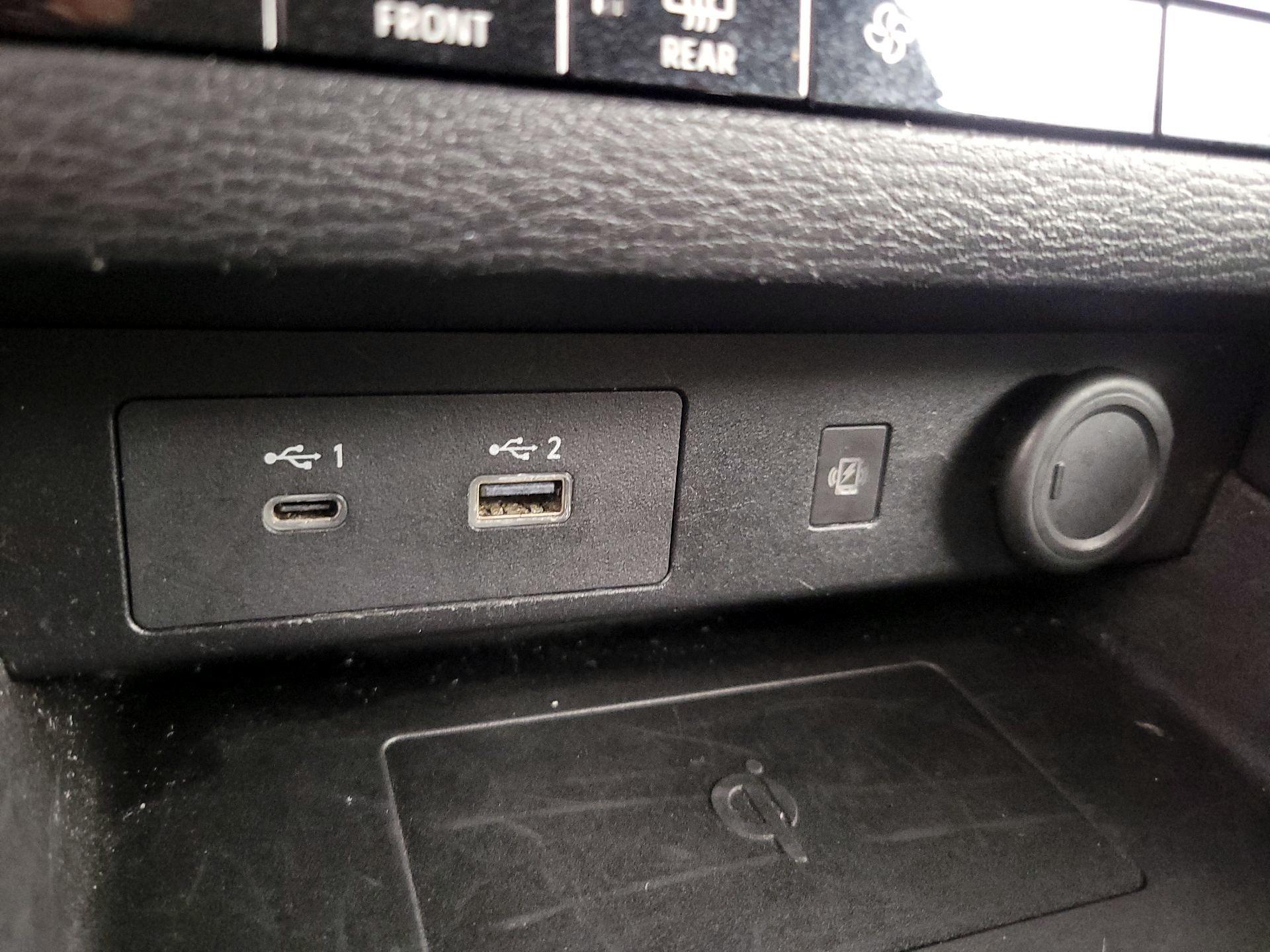 Thumbnail: 2024 Mitsubishi Outlander - 19