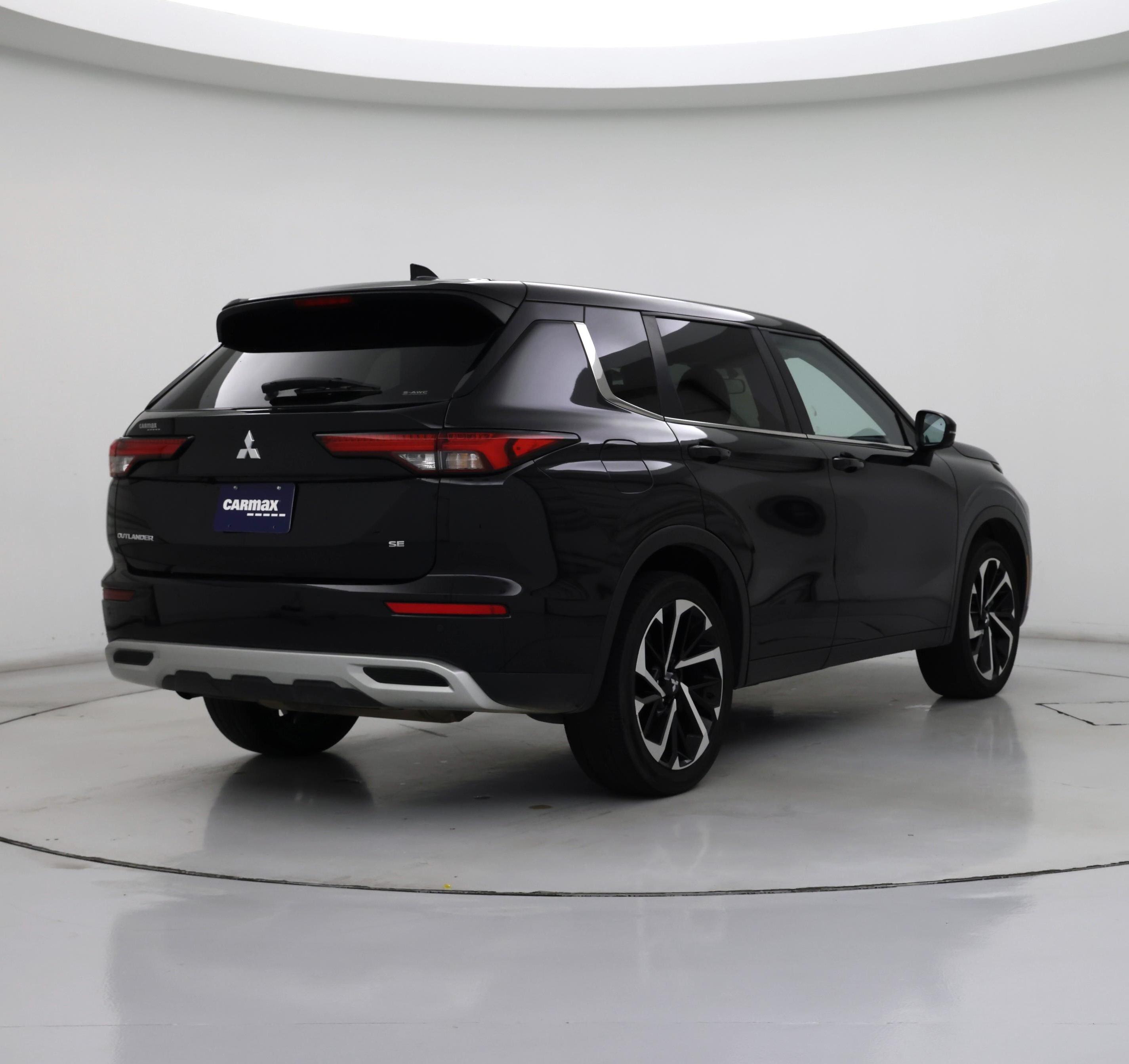 Thumbnail: 2024 Mitsubishi Outlander - 8