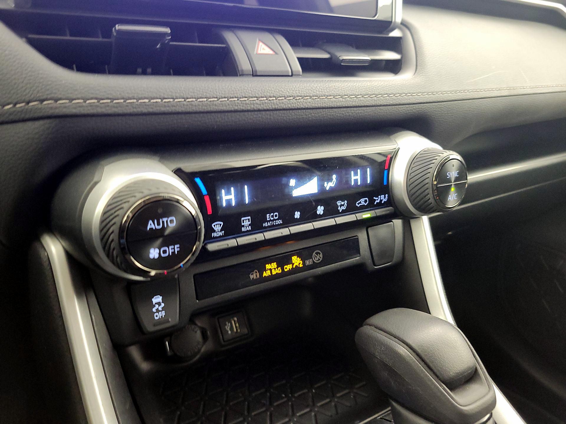 Thumbnail: 2024 Toyota RAV4 - 16