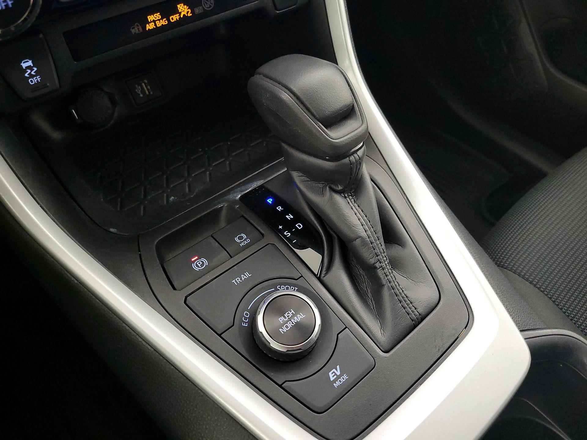 Thumbnail: 2024 Toyota RAV4 - 17