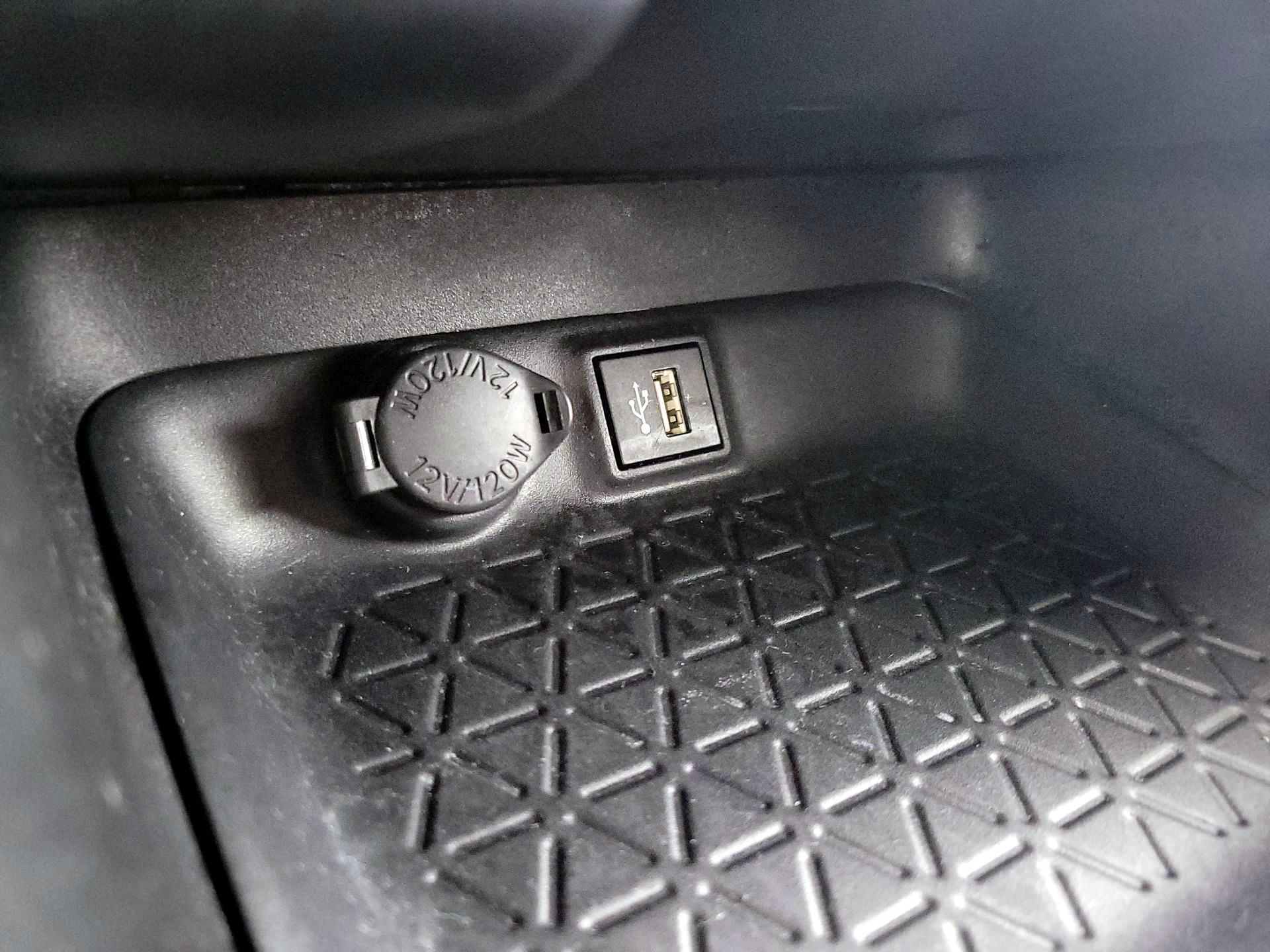 Thumbnail: 2024 Toyota RAV4 - 18