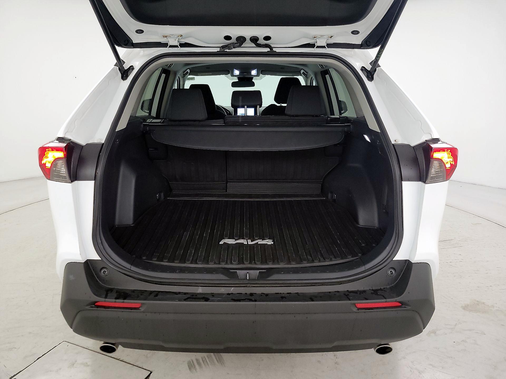 Thumbnail: 2024 Toyota RAV4 - 20