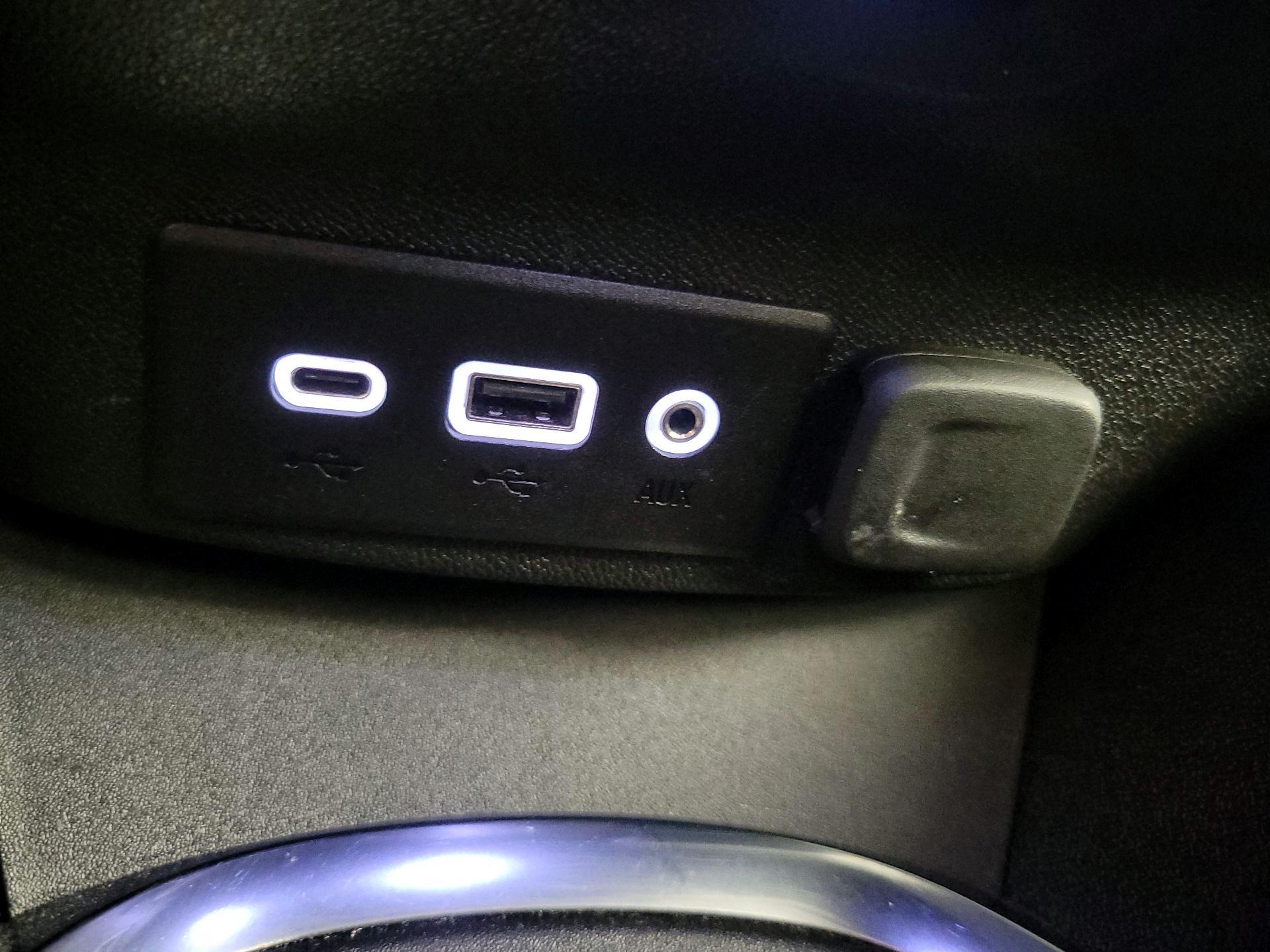 Thumbnail: 2023 Chevrolet Malibu - 18