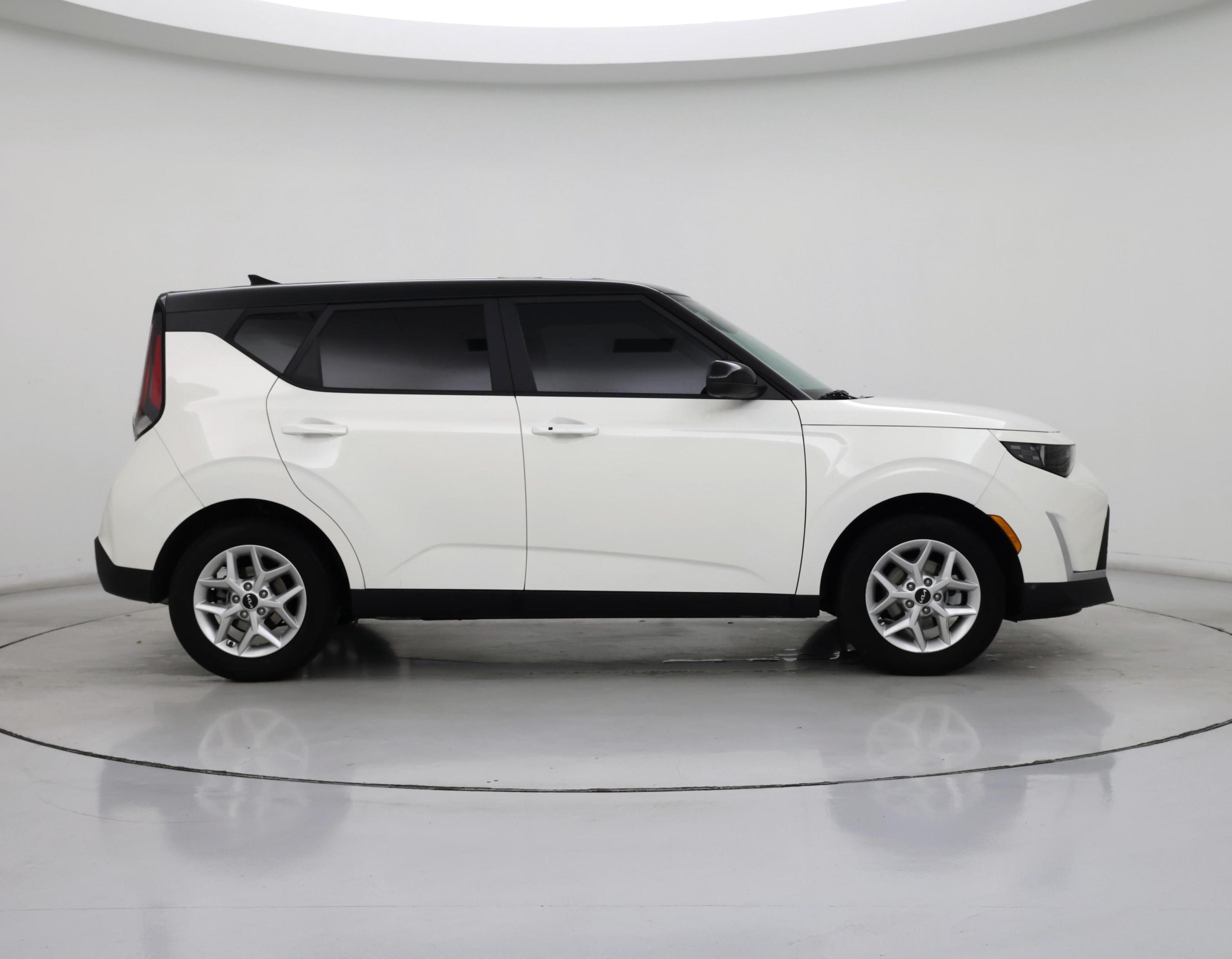 Thumbnail: 2023 Kia Soul - 7