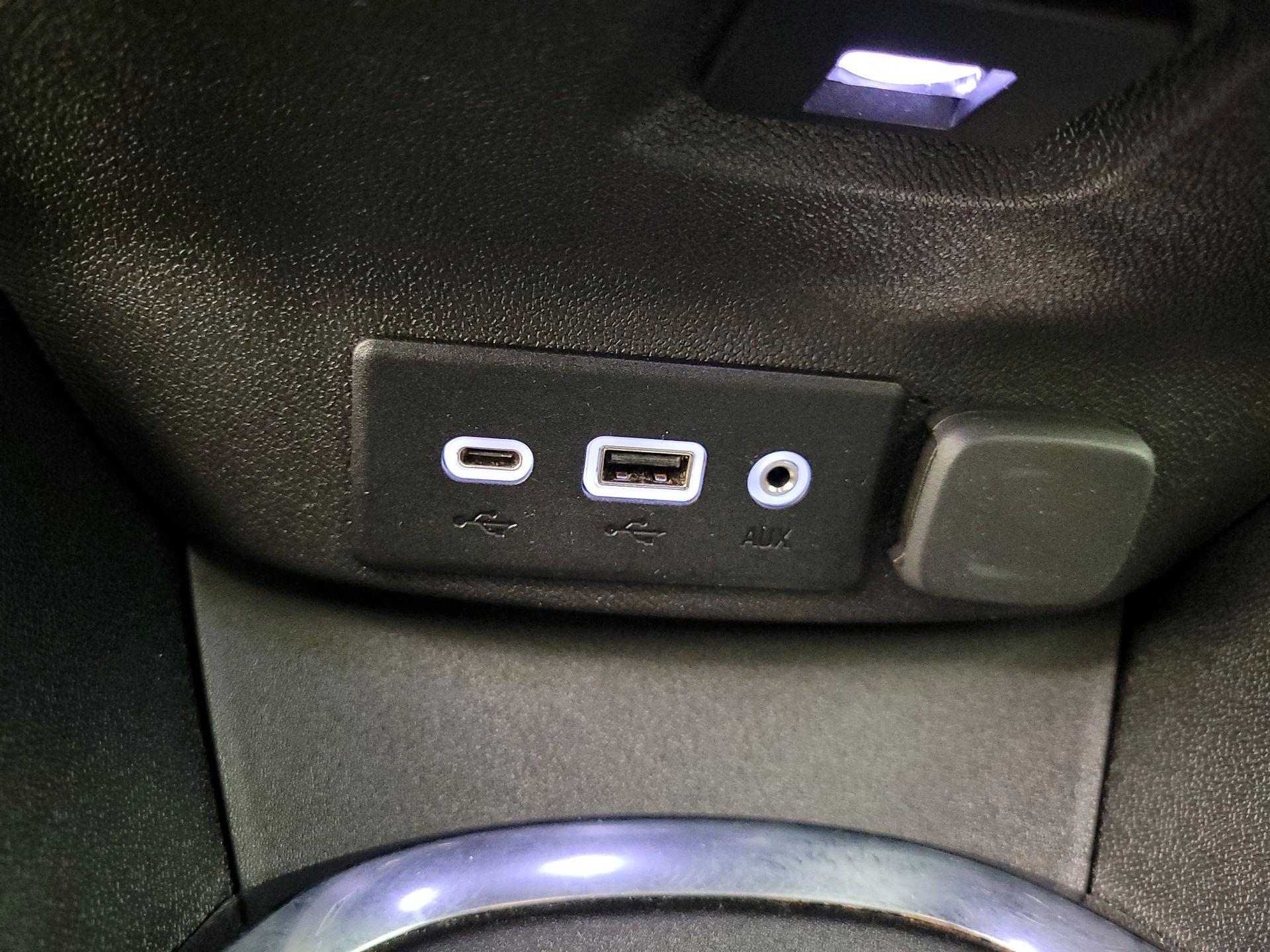 Thumbnail: 2023 Chevrolet Malibu - 18