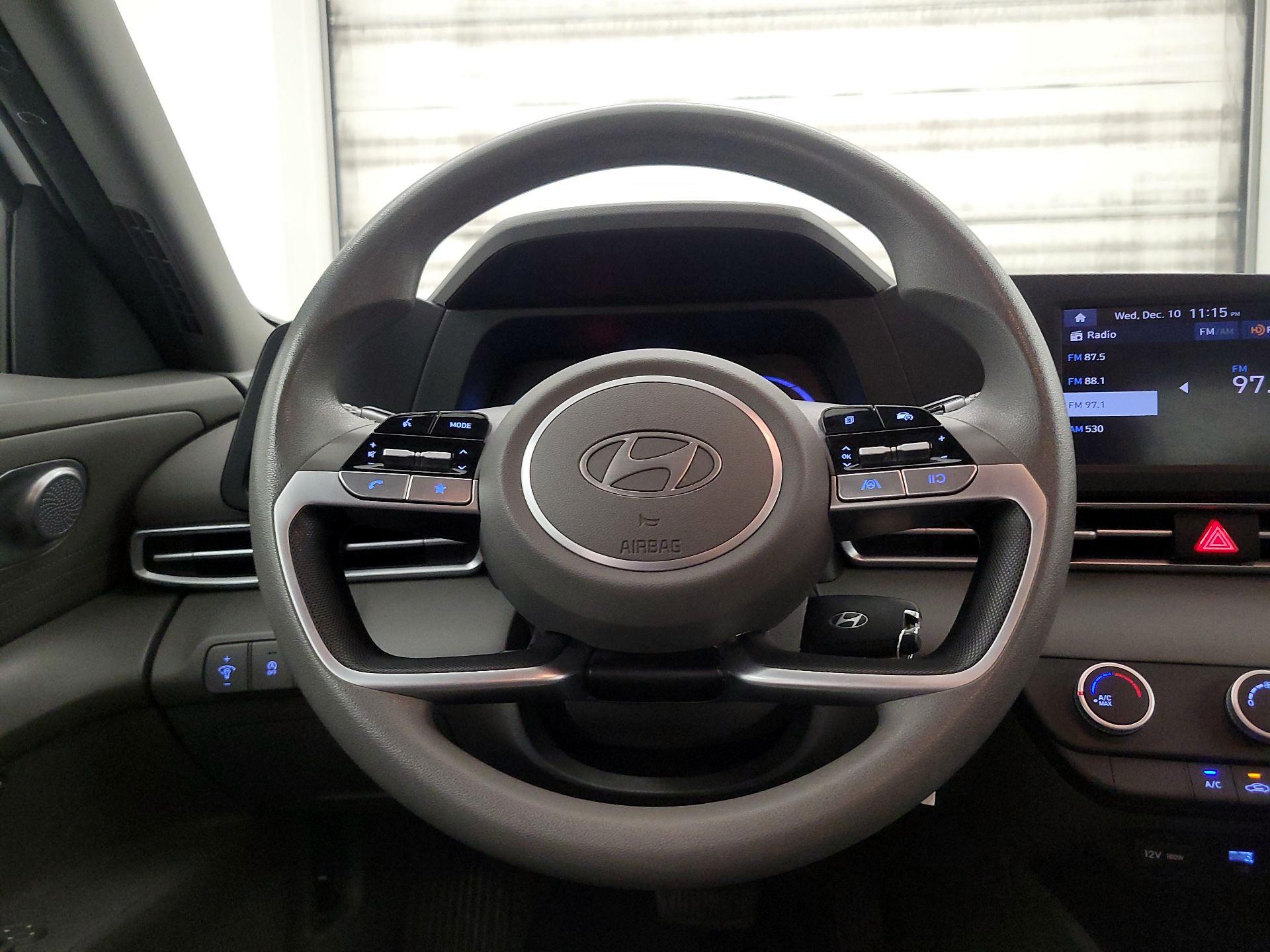 Thumbnail: 2024 Hyundai Elantra - 10