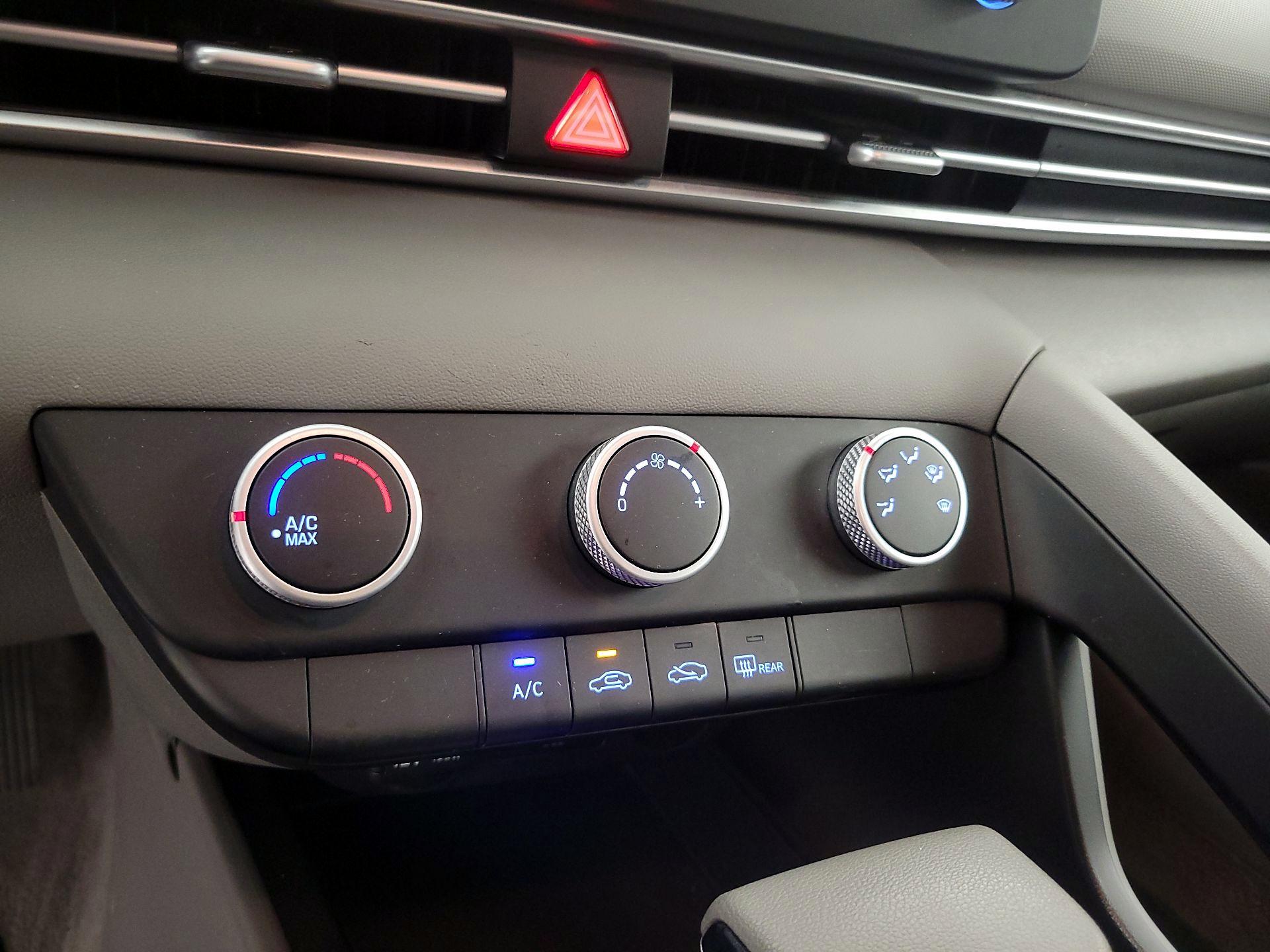 Thumbnail: 2024 Hyundai Elantra - 16