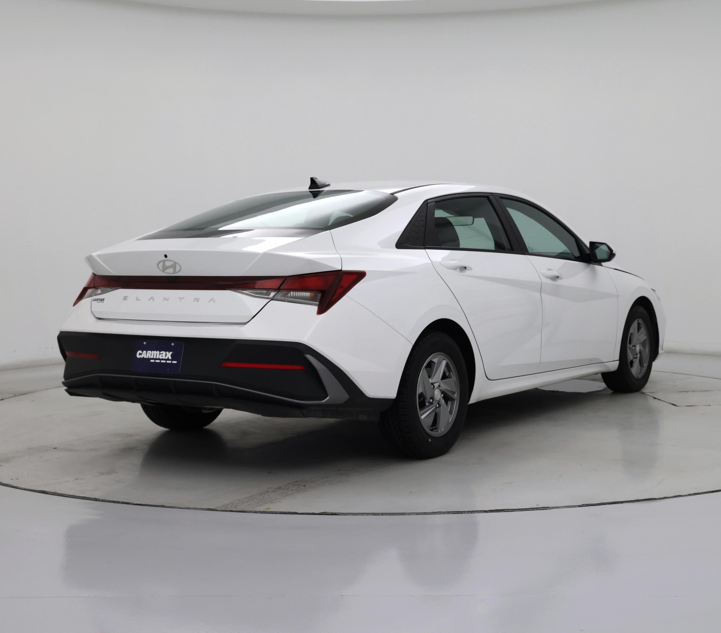 Thumbnail: 2024 Hyundai Elantra - 8