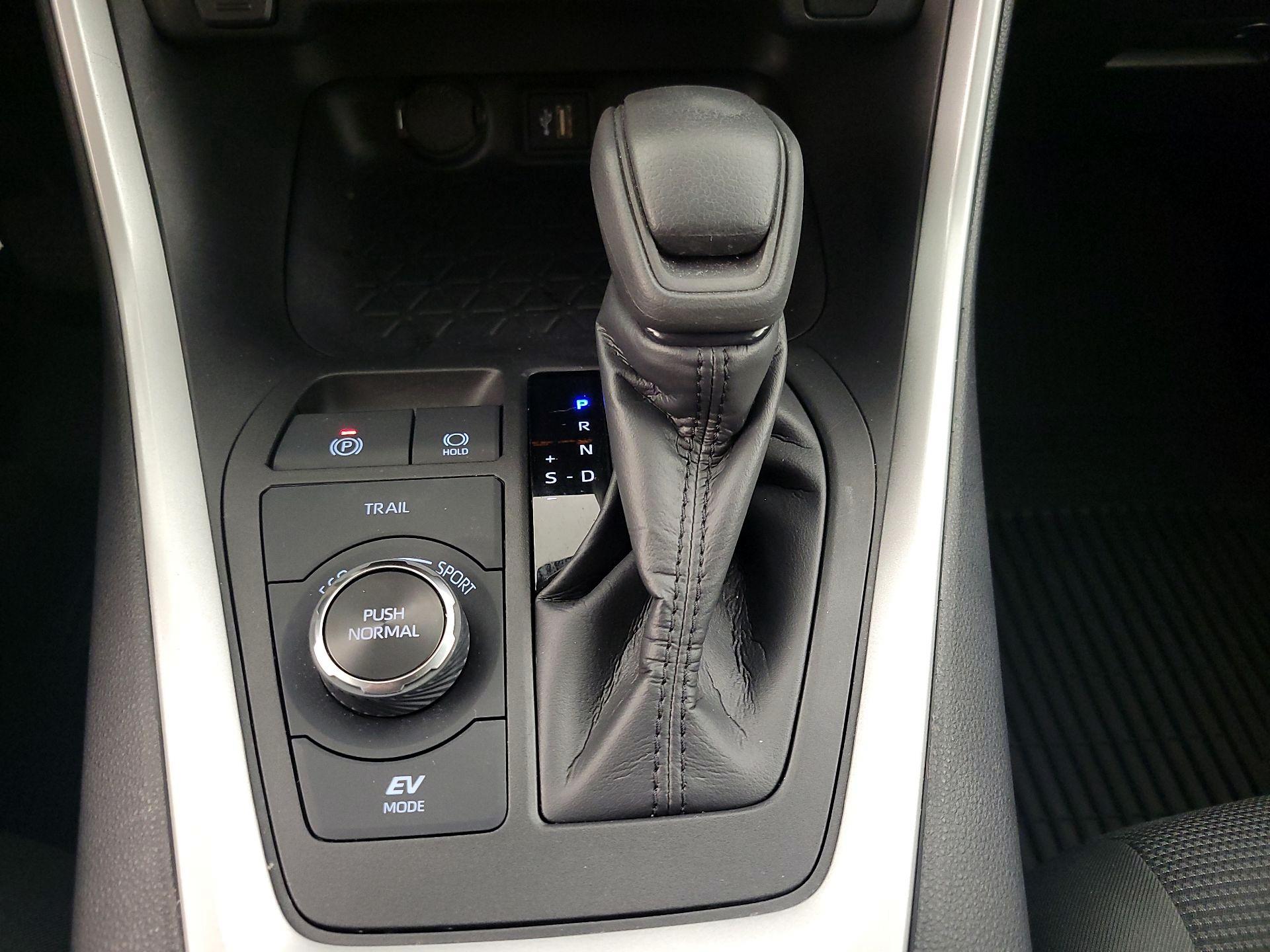 Thumbnail: 2024 Toyota RAV4 - 17