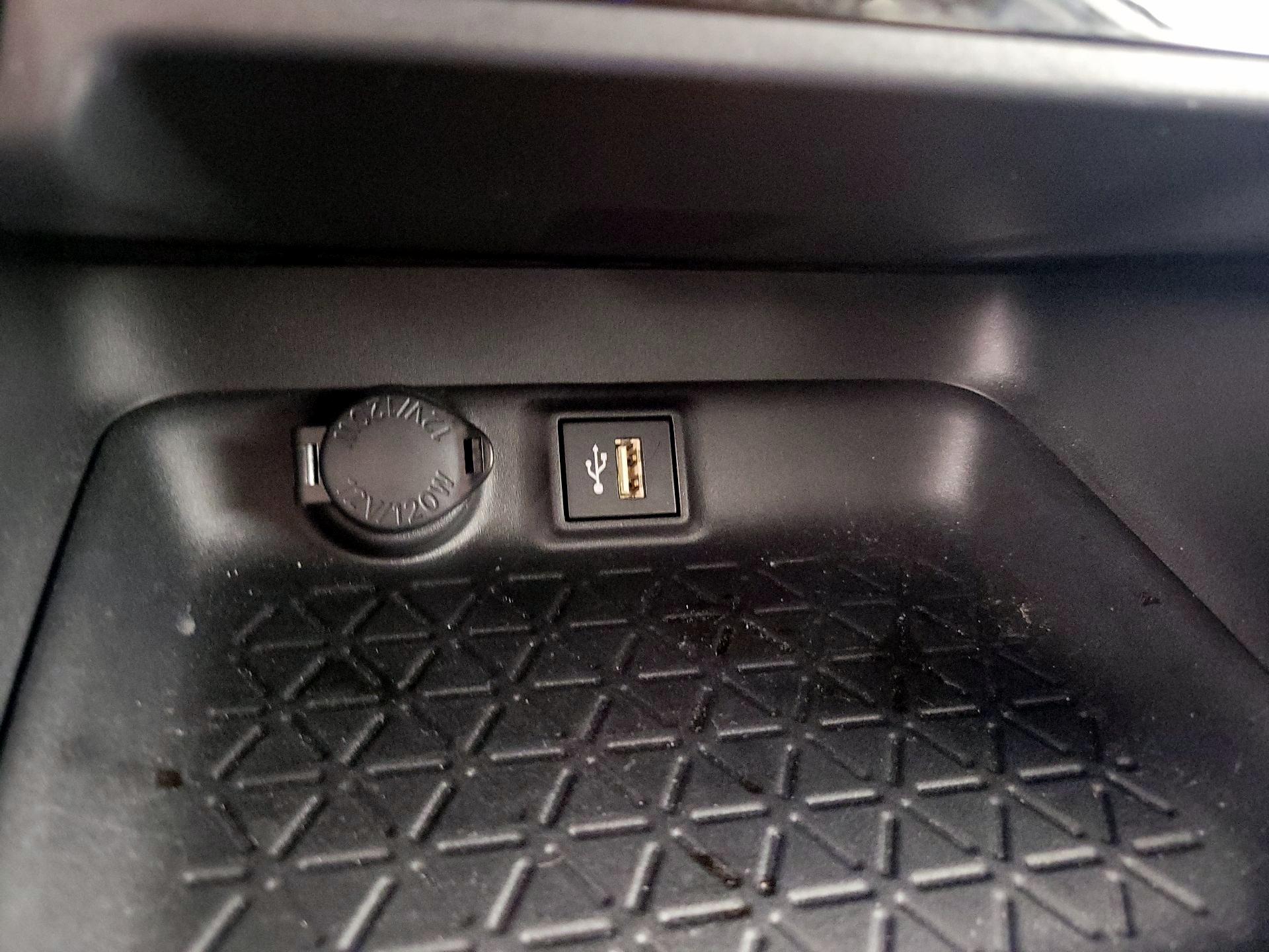 Thumbnail: 2024 Toyota RAV4 - 18