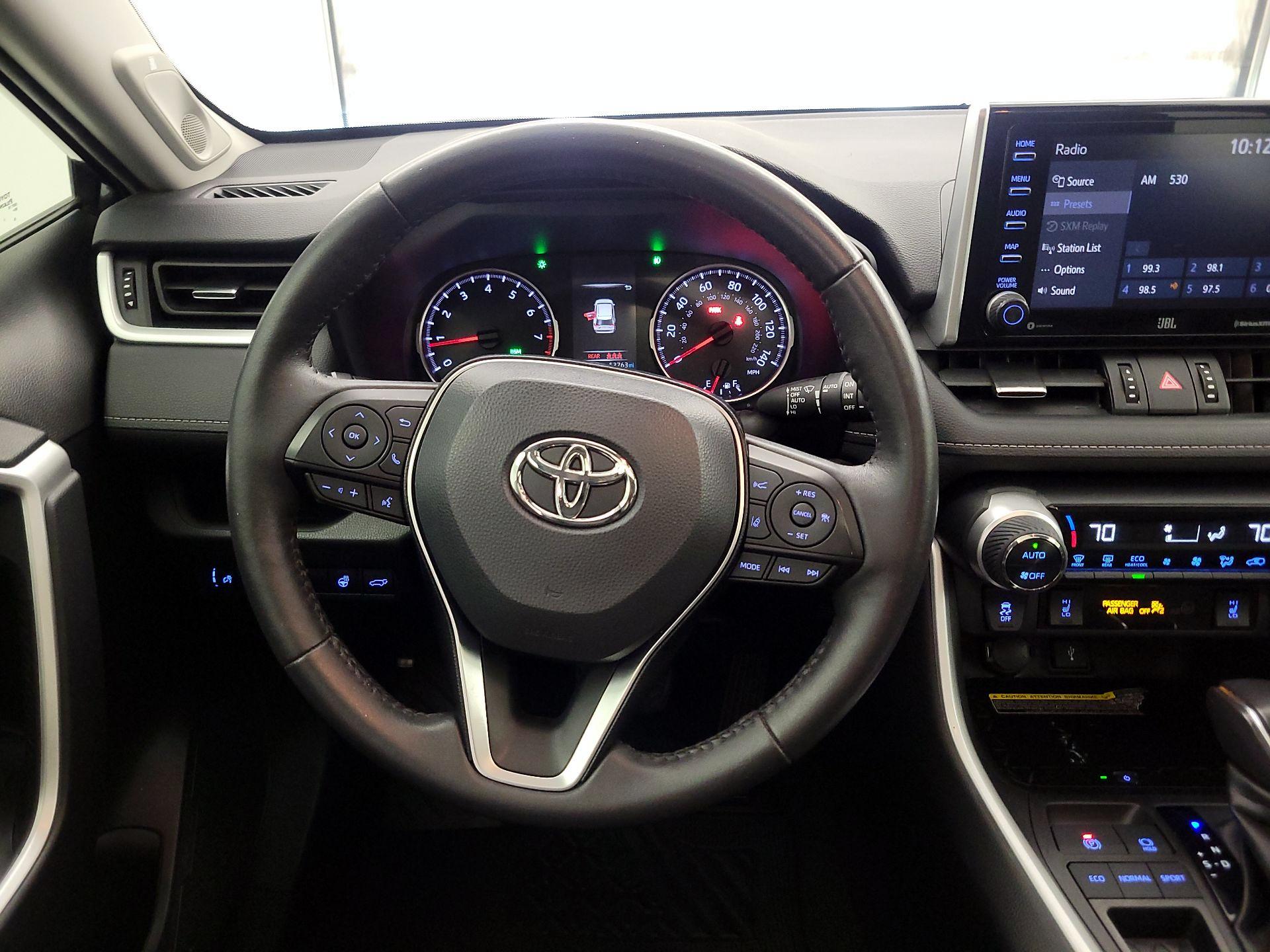 Thumbnail: 2020 Toyota RAV4 - 10