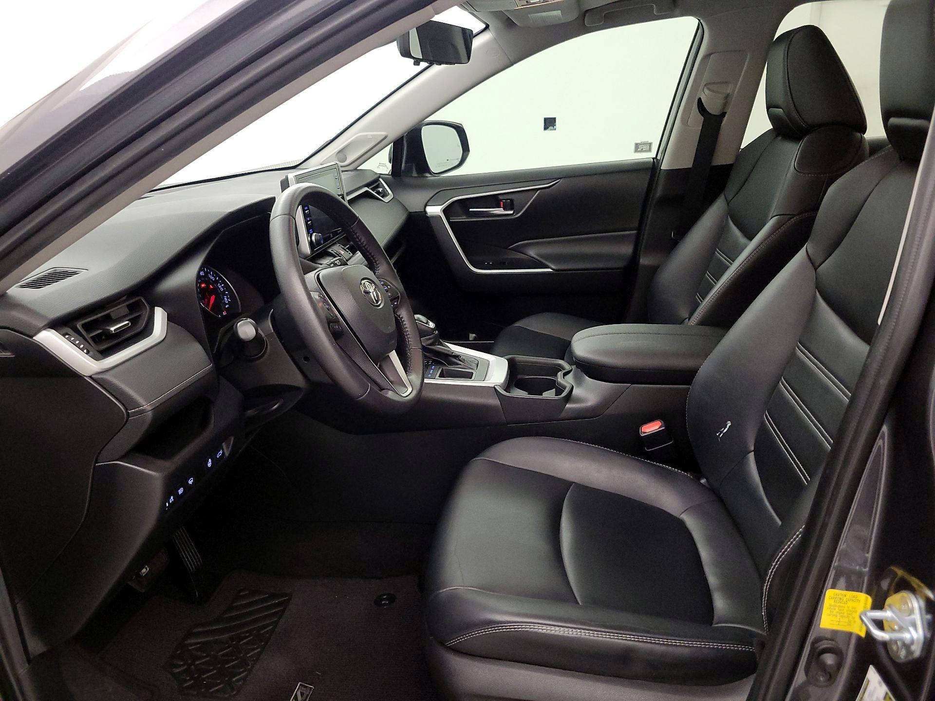 Thumbnail: 2020 Toyota RAV4 - 11