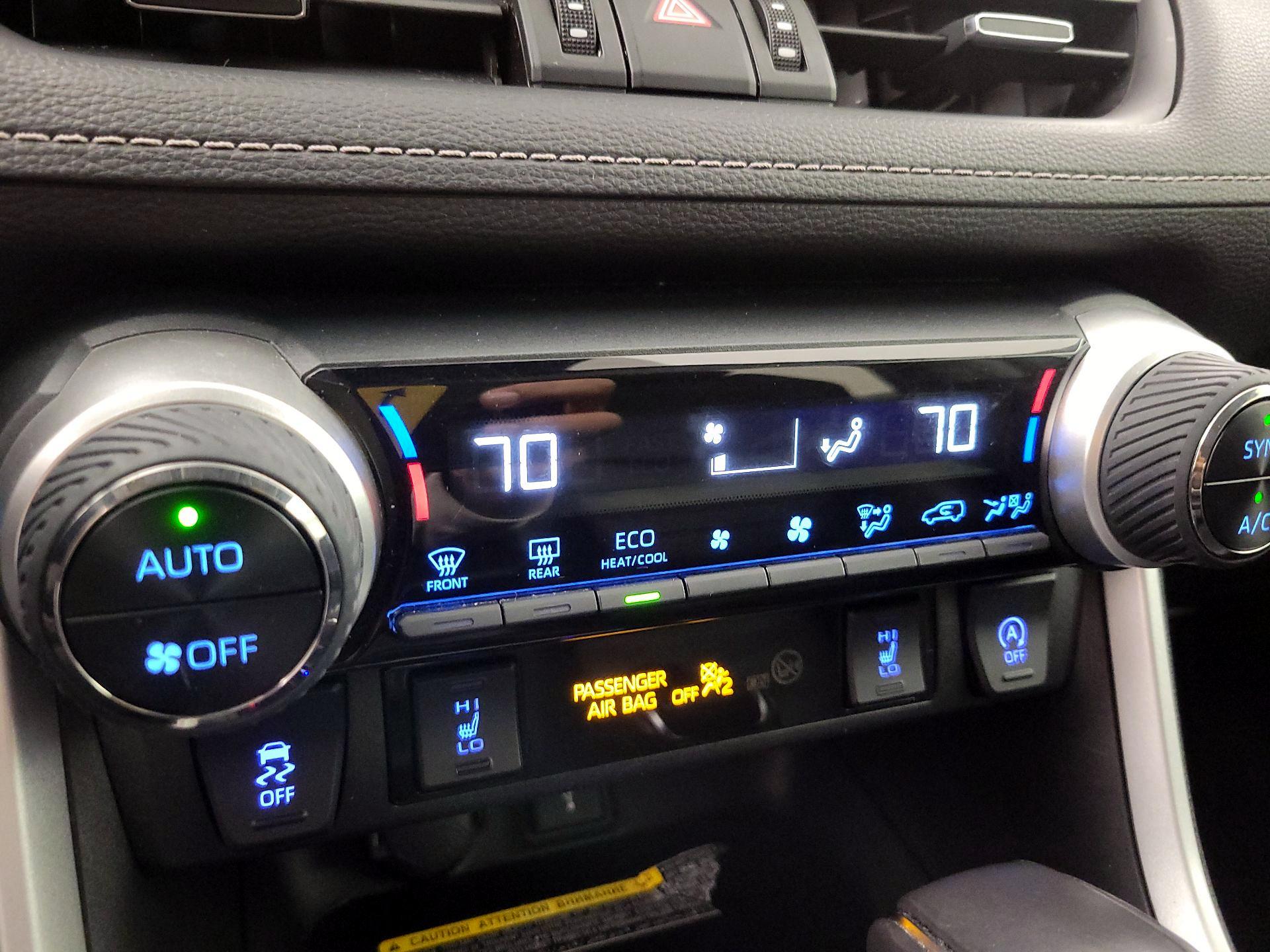 Thumbnail: 2020 Toyota RAV4 - 16