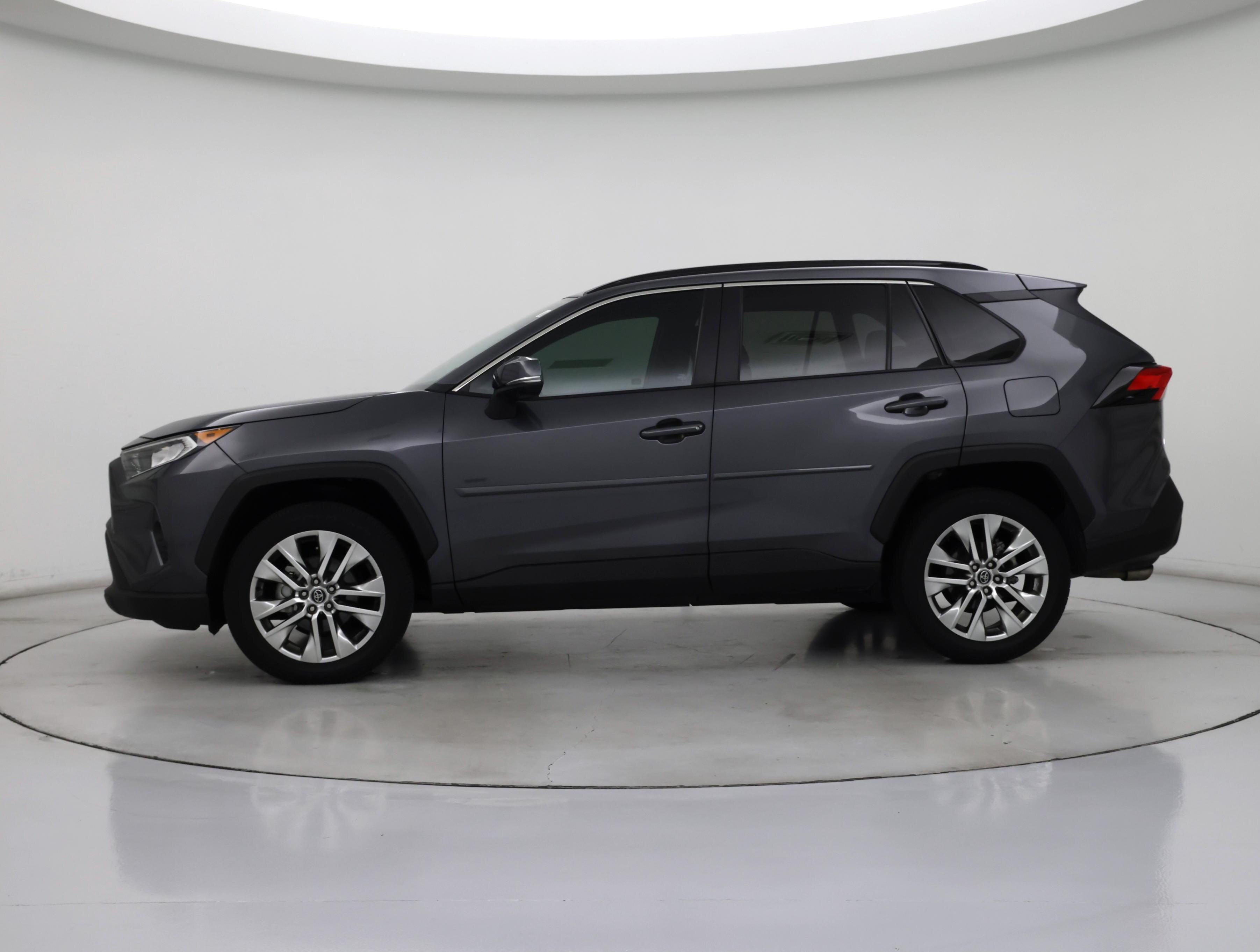 Thumbnail: 2020 Toyota RAV4 - 3