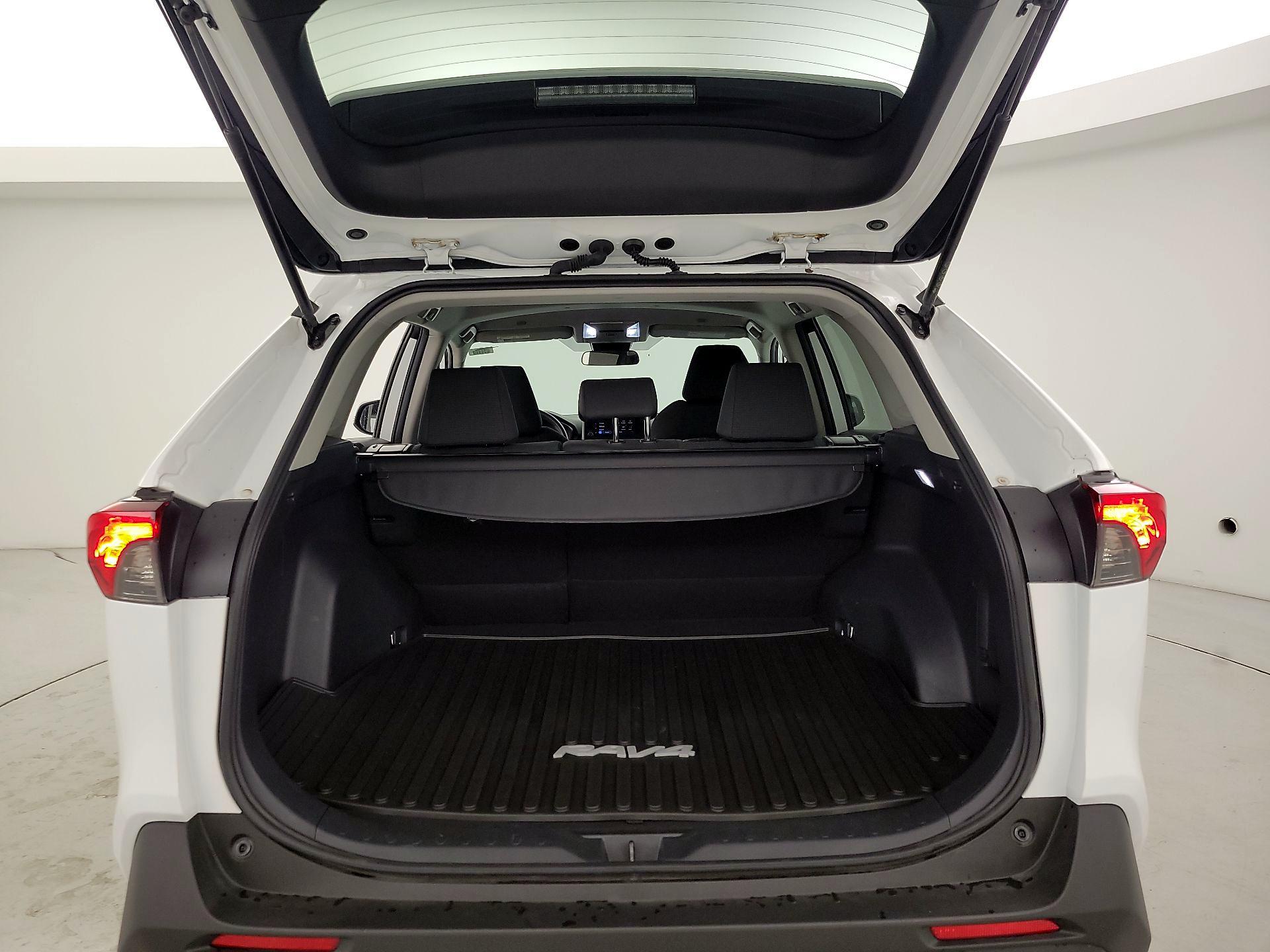 Thumbnail: 2024 Toyota RAV4 - 20