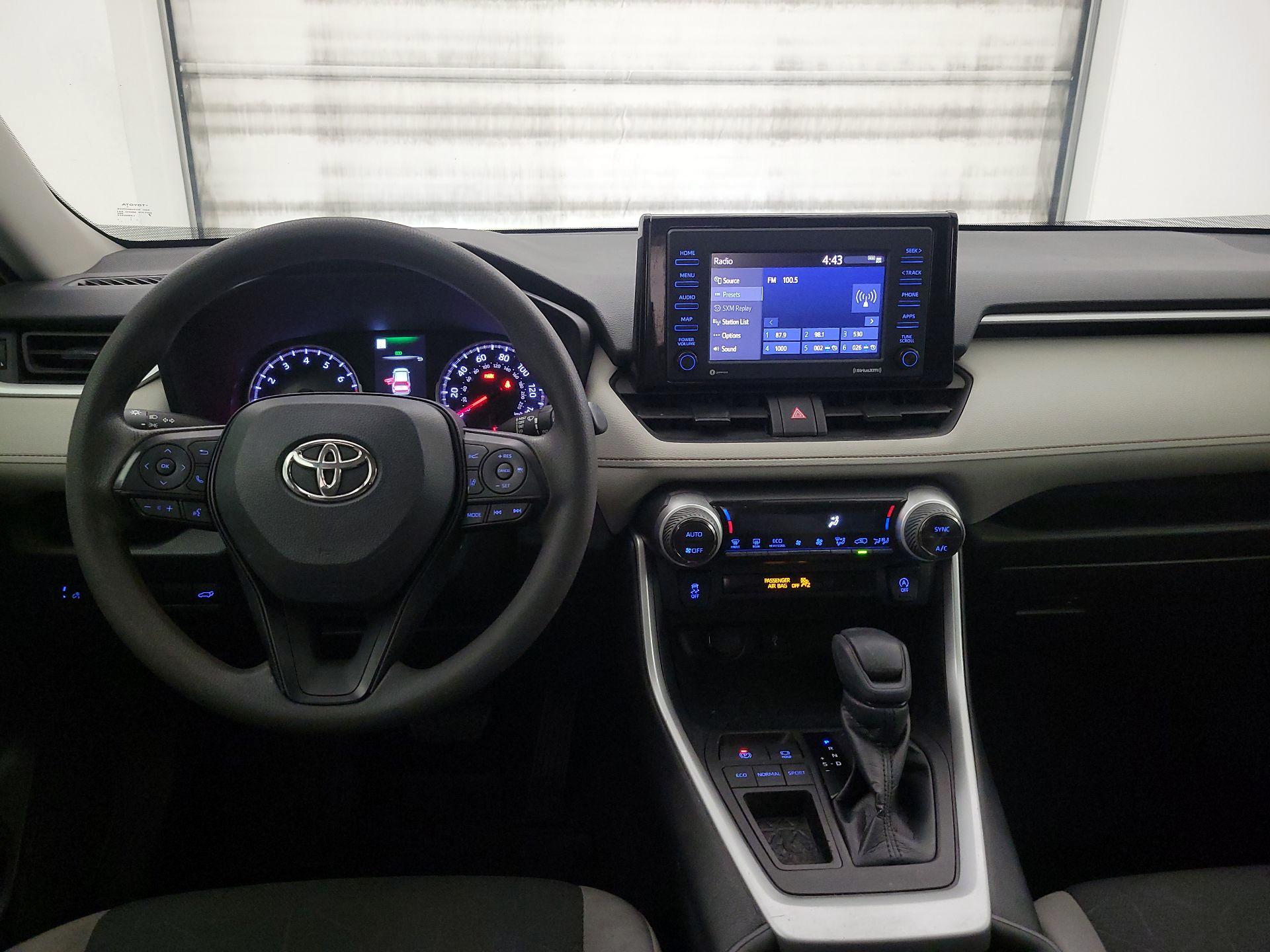 Thumbnail: 2022 Toyota RAV4 - 9