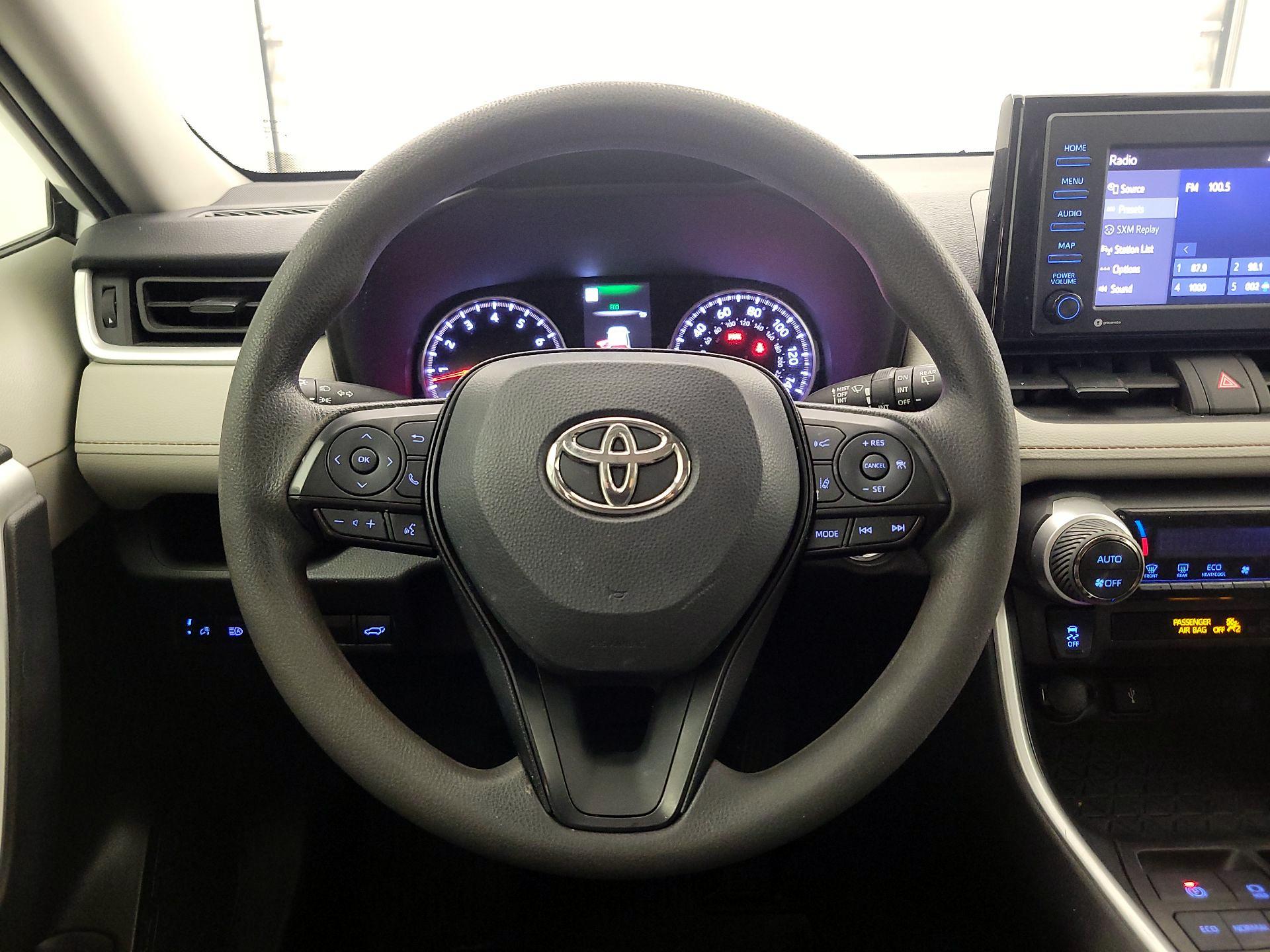 Thumbnail: 2022 Toyota RAV4 - 10