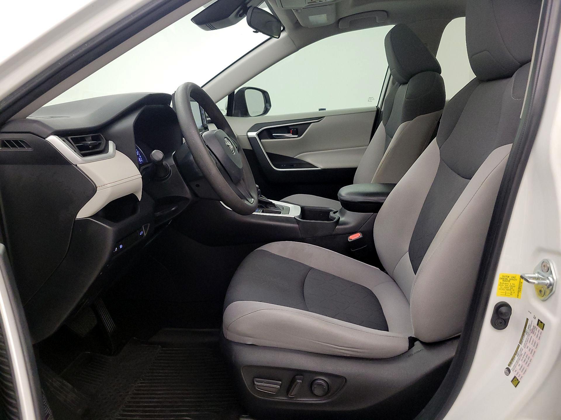 Thumbnail: 2022 Toyota RAV4 - 11