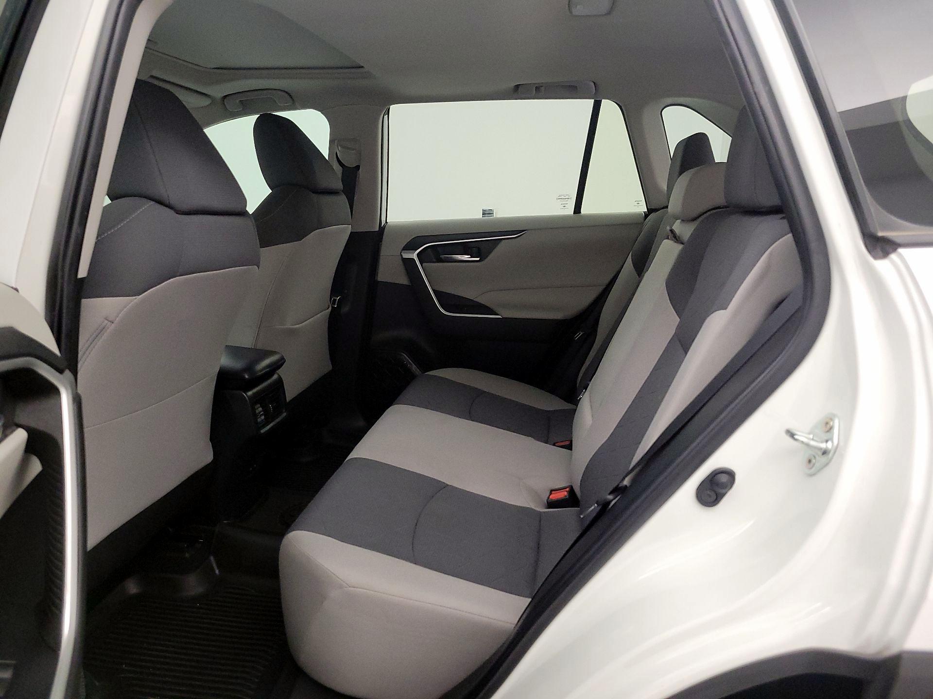 Thumbnail: 2022 Toyota RAV4 - 20