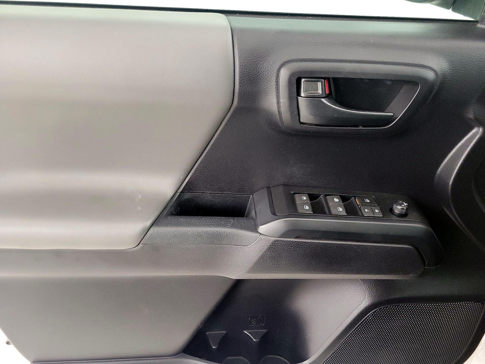 Thumbnail: 2021 Toyota Tacoma - 12