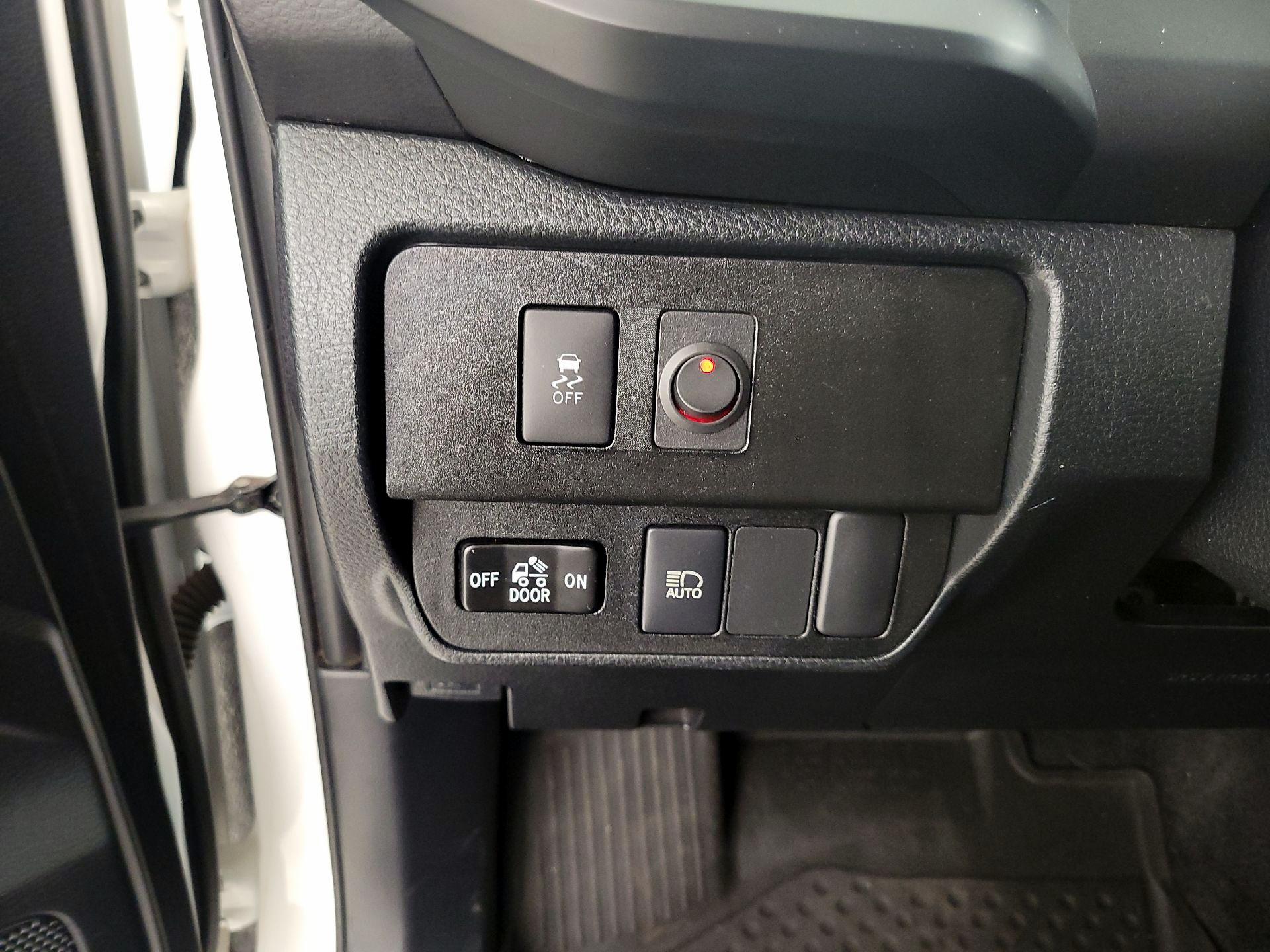 Thumbnail: 2021 Toyota Tacoma - 13