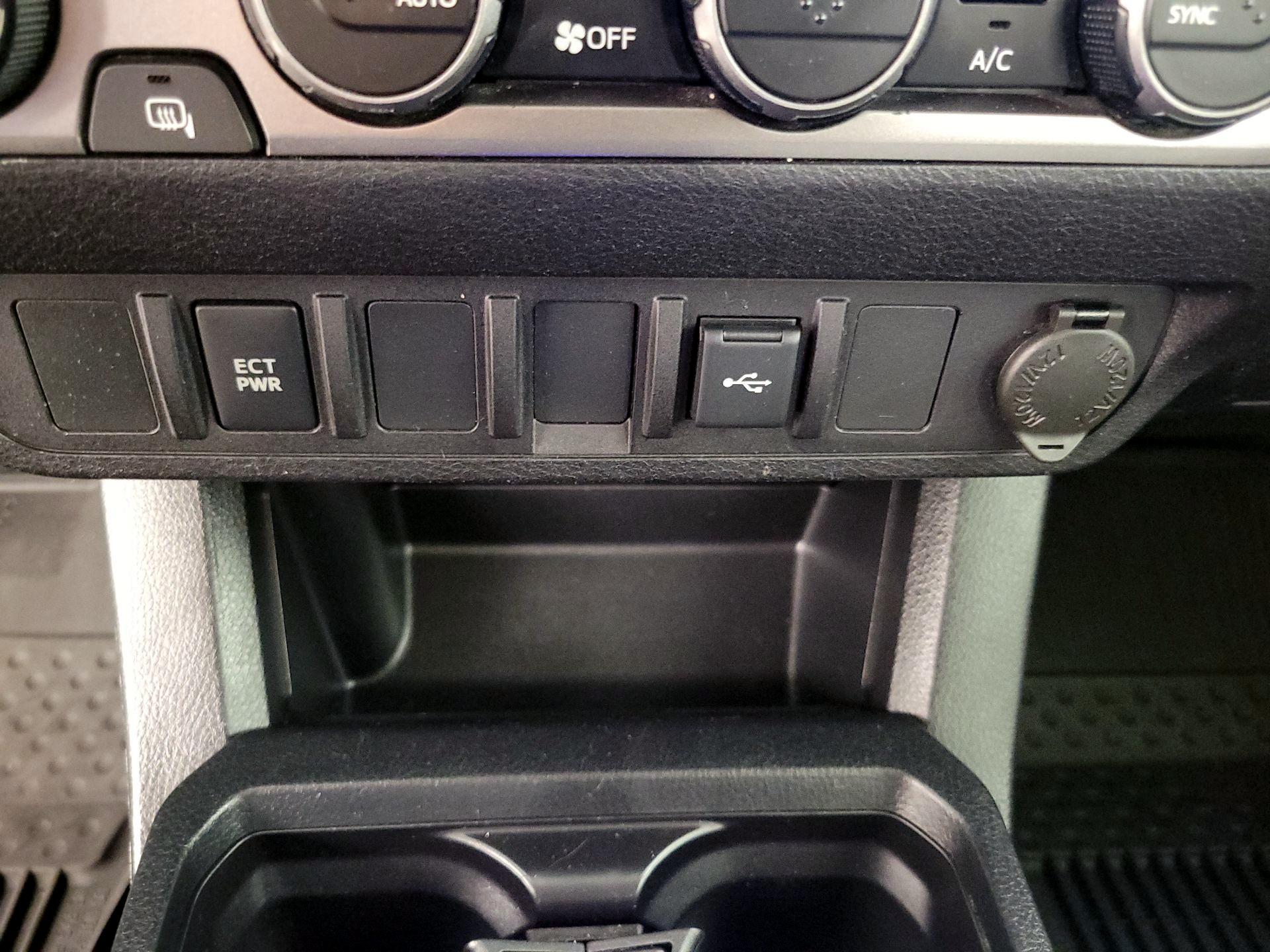 Thumbnail: 2021 Toyota Tacoma - 18