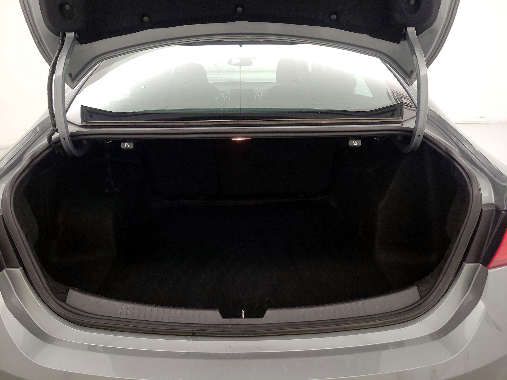 Thumbnail: 2023 Chevrolet Malibu - 20