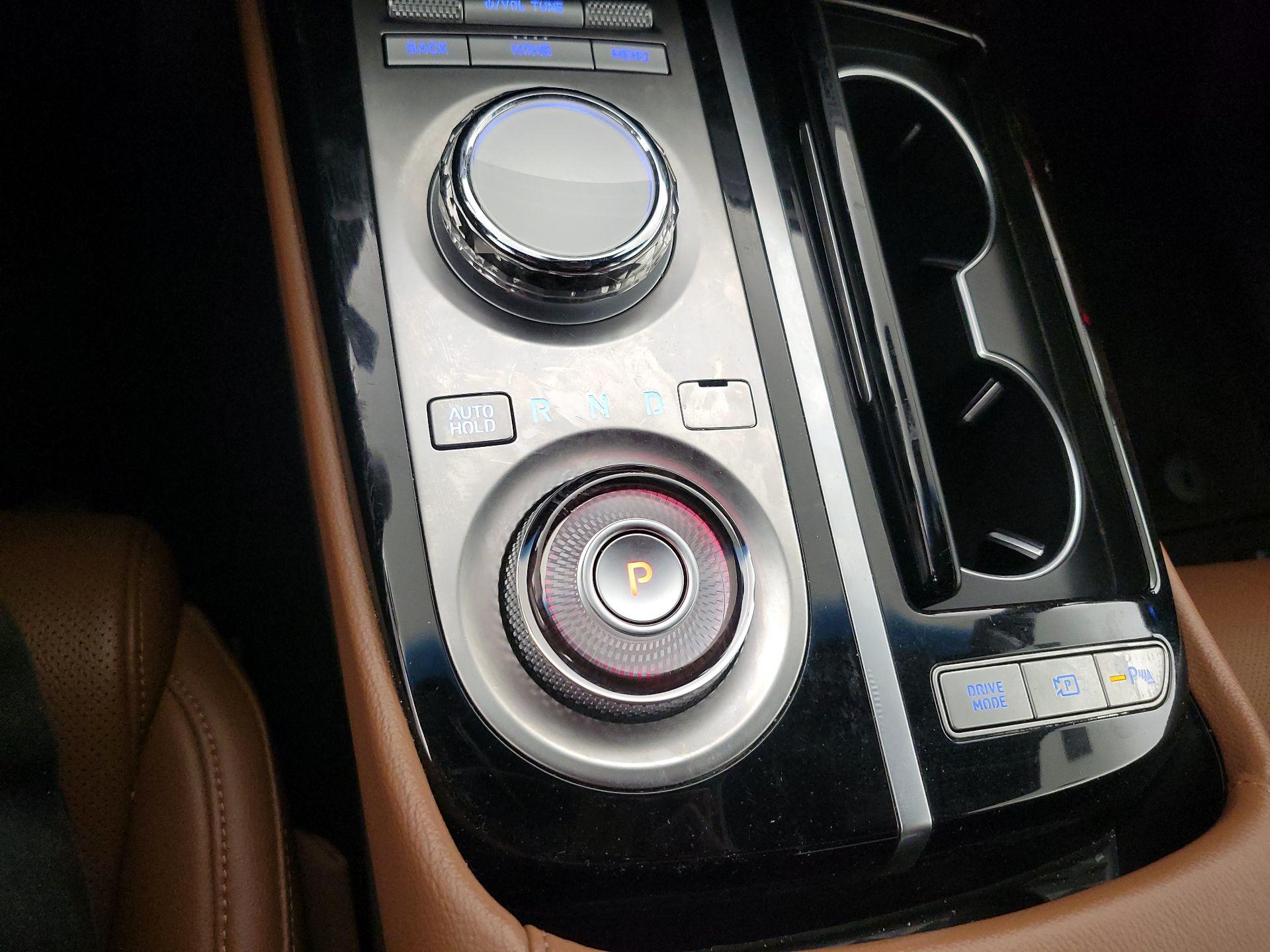 Thumbnail: 2023 Genesis G80 - 17