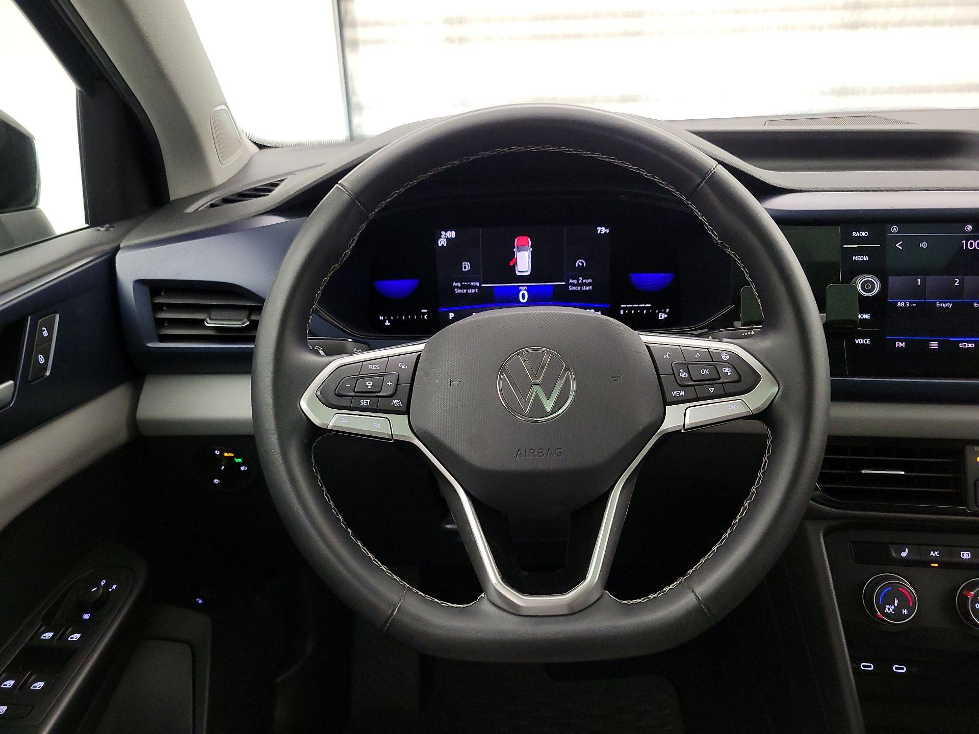 Thumbnail: 2022 Volkswagen Taos - 10