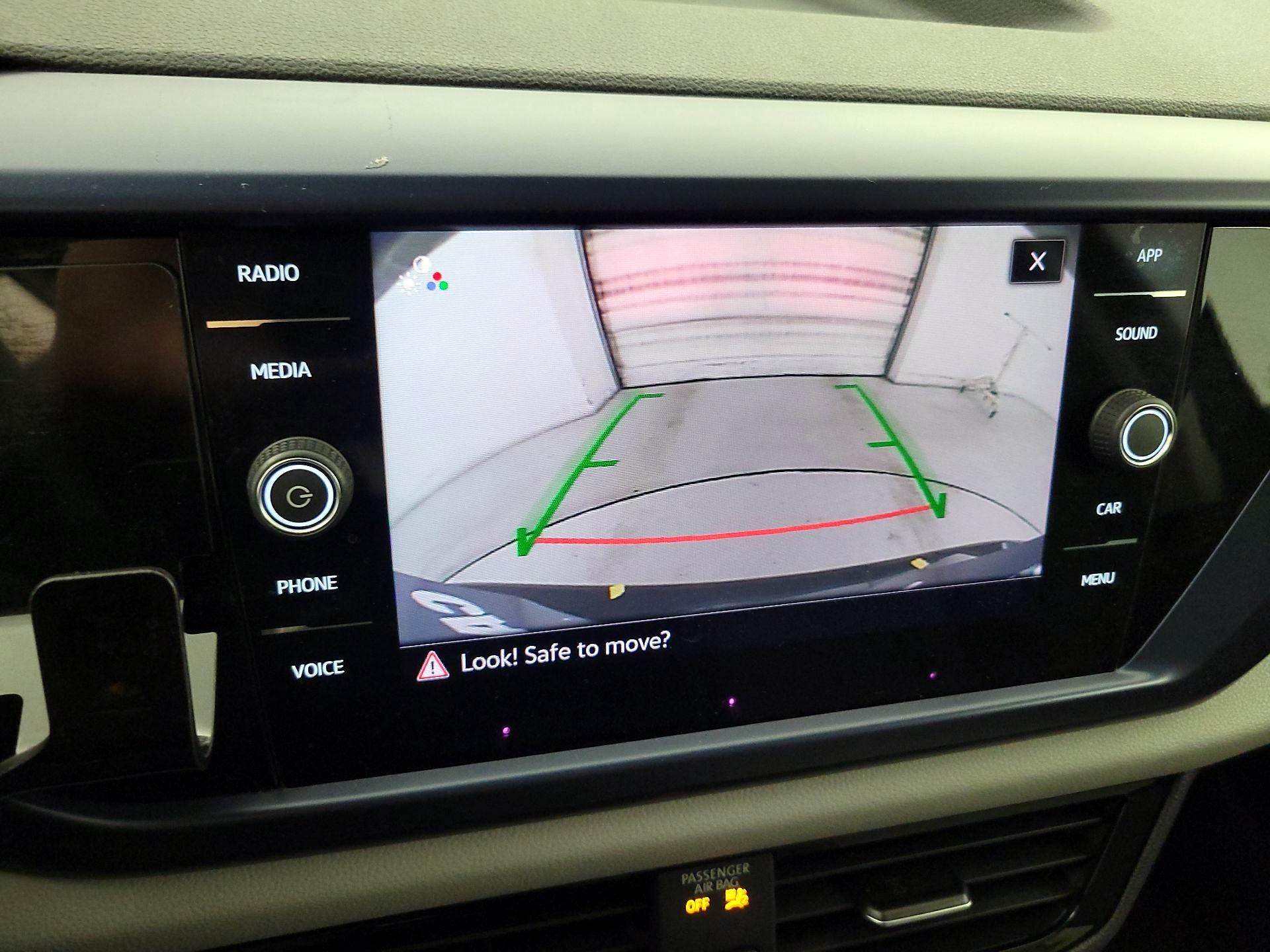 Thumbnail: 2022 Volkswagen Taos - 14