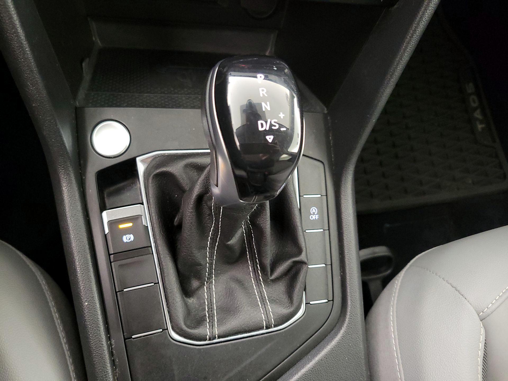 Thumbnail: 2022 Volkswagen Taos - 17