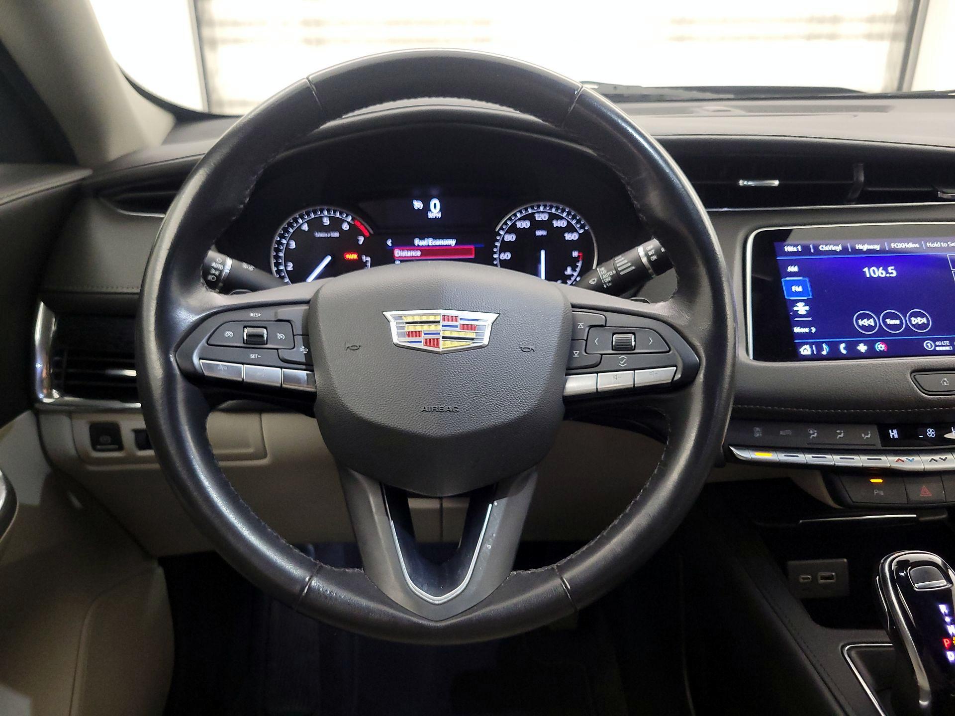 Thumbnail: 2023 Cadillac XT4 - 10