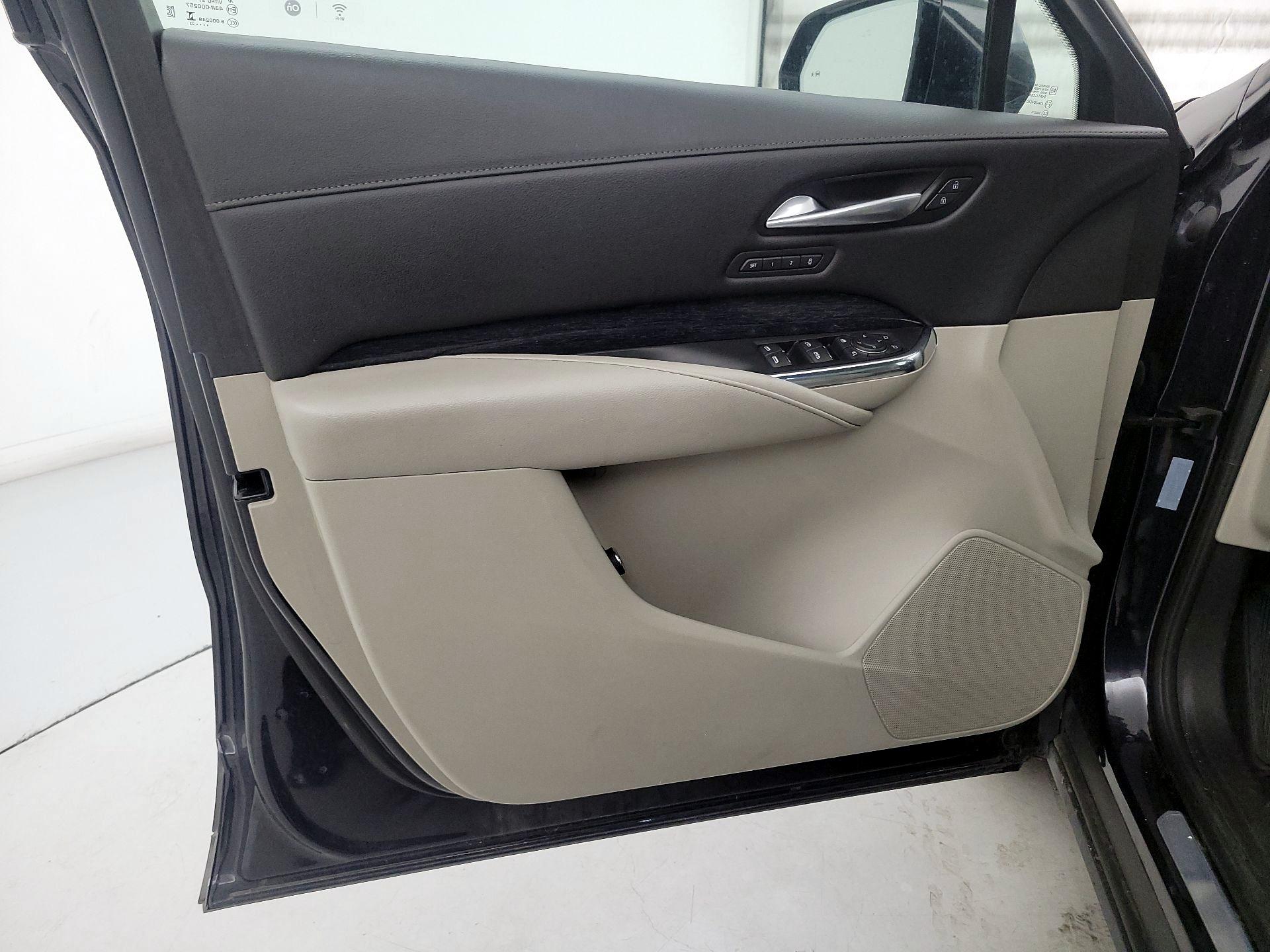 Thumbnail: 2023 Cadillac XT4 - 12